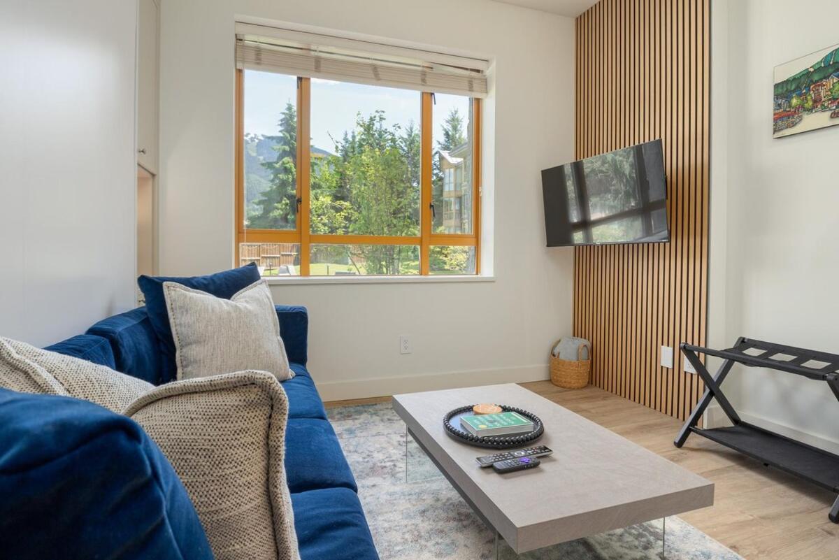 Newly Renovated King Bed In The Village Whistler