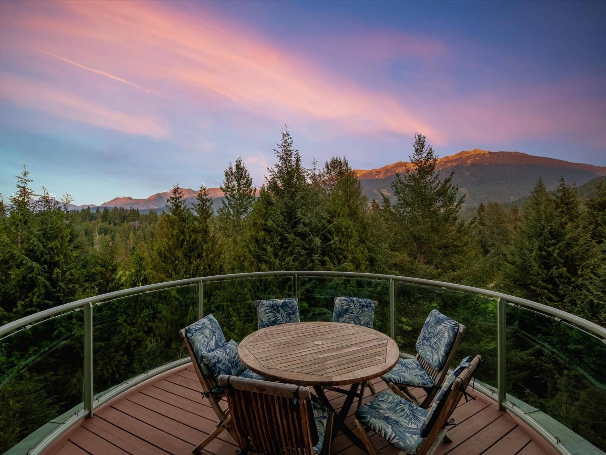 New Listing Unique Luxury 6 Bedroom Including 4 Bedrooms And Beautiful 2 Bedroom *