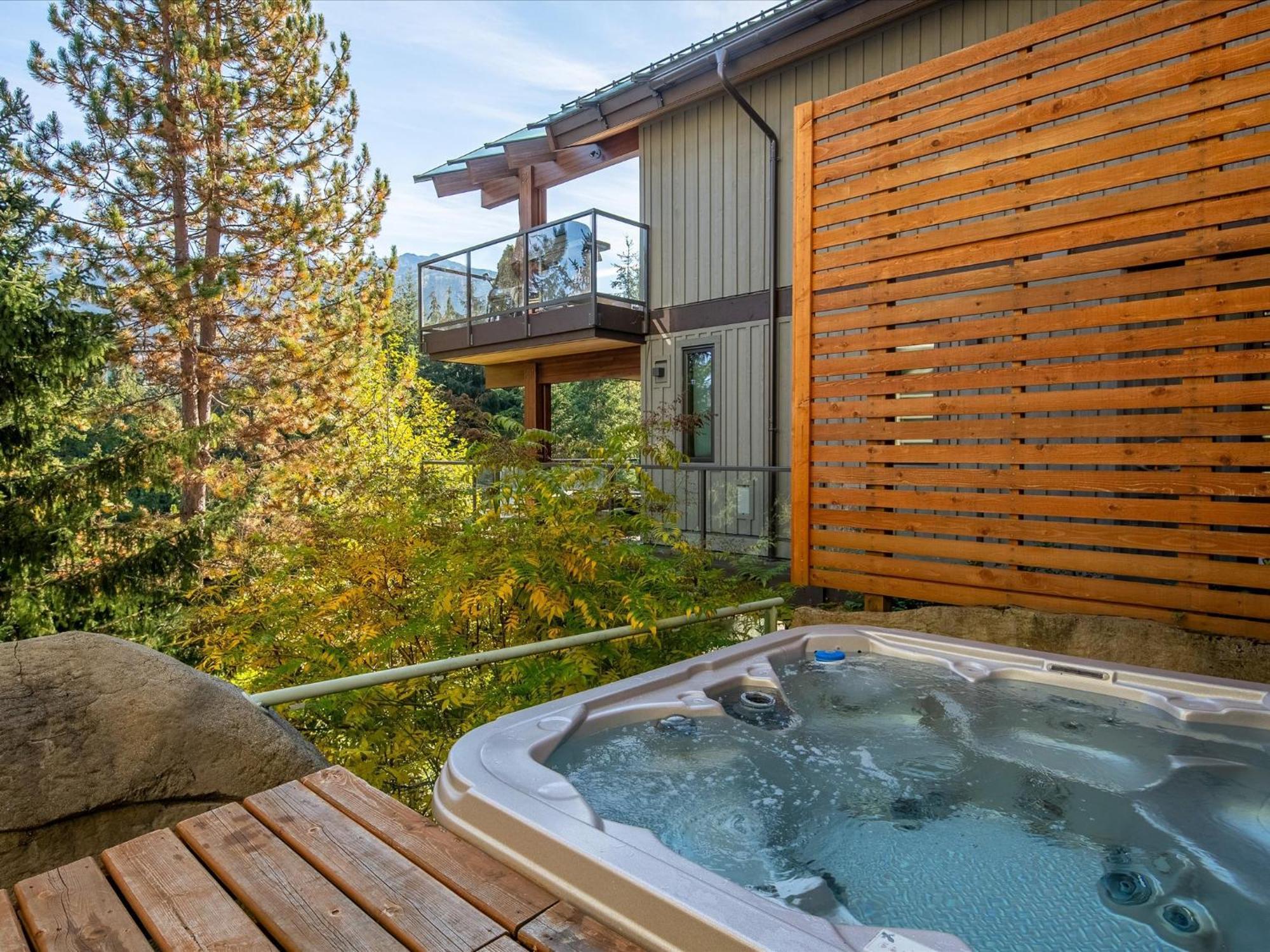New Listing Unique Luxury 6 Bedroom Including 4 Bedrooms And Beautiful 2 Bedroom Chalet