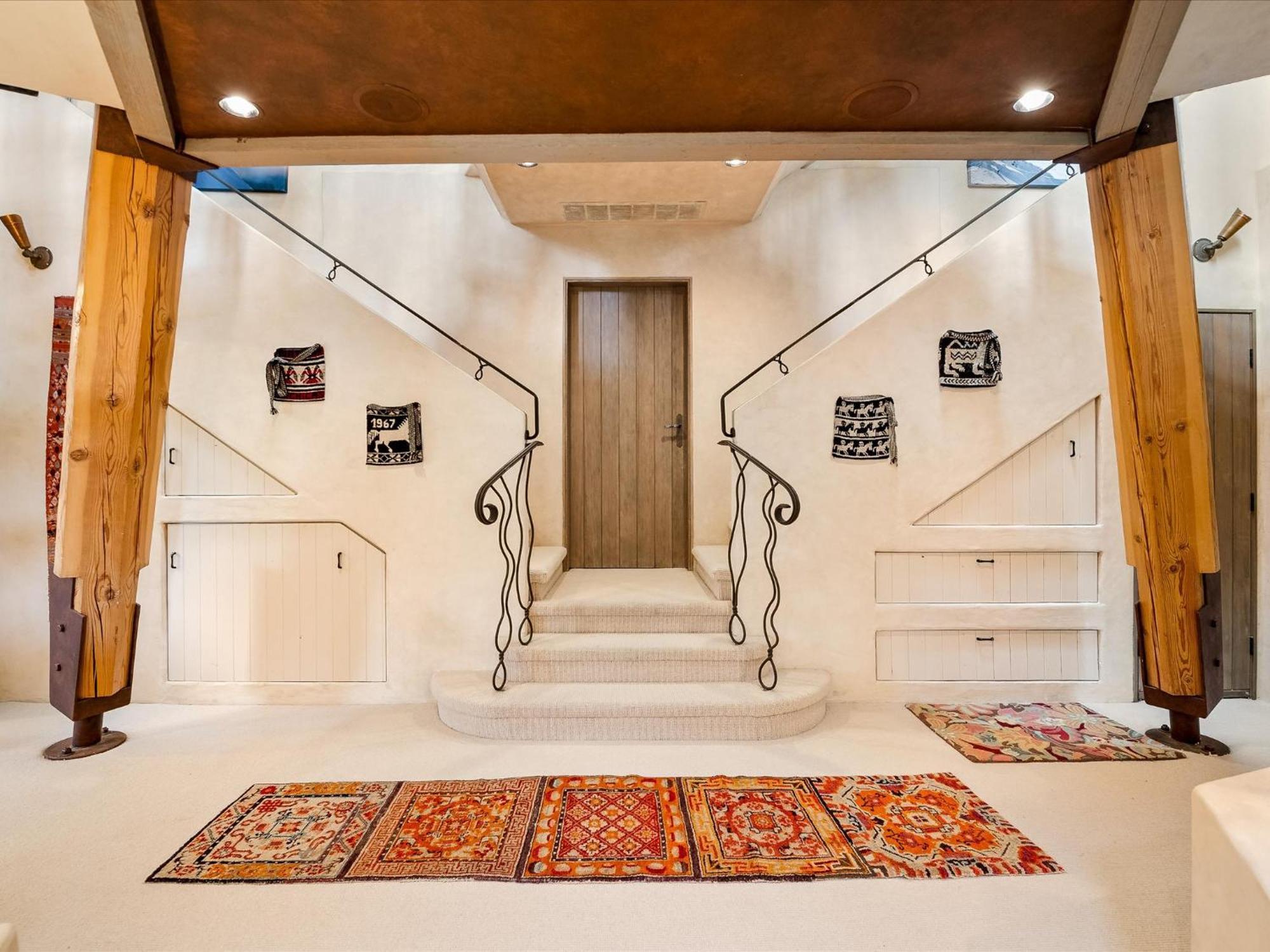 New Listing Unique Luxury 6 Bedroom Including 4 Bedrooms And Beautiful 2 Bedroom Chalet