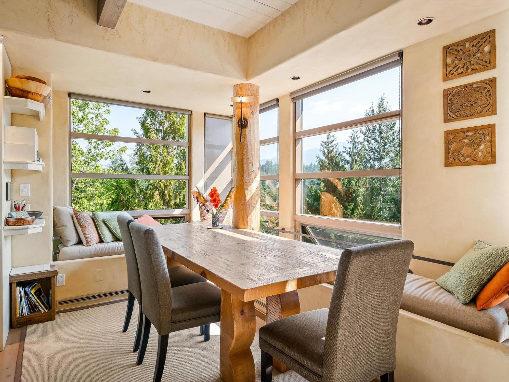 Chalet New Listing Unique Luxury 6 Bedroom Including 4 Bedrooms And Beautiful 2 Bedroom