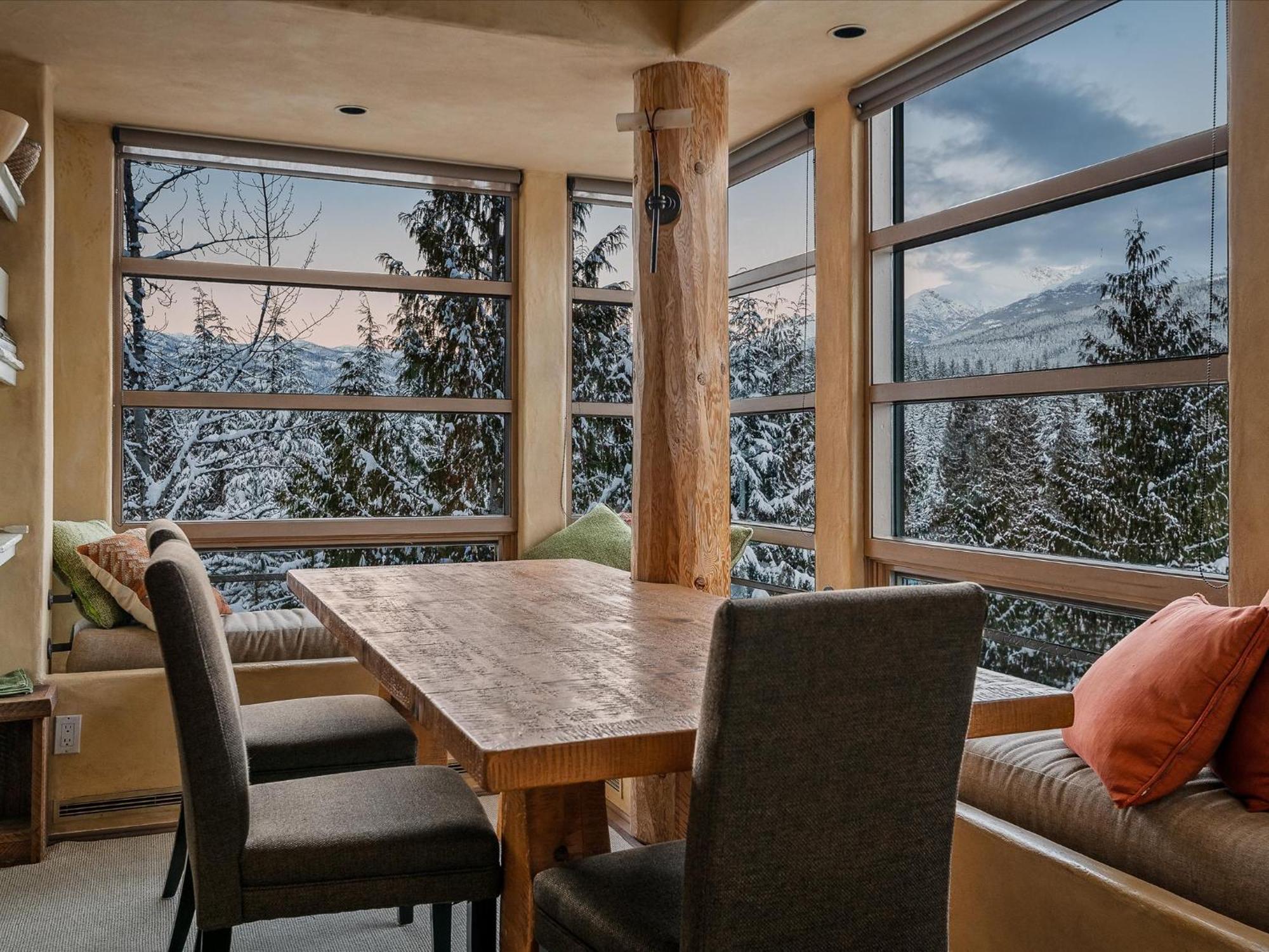 Chalet New Listing Unique Luxury 6 Bedroom Including 4 Bedrooms And Beautiful 2 Bedroom *