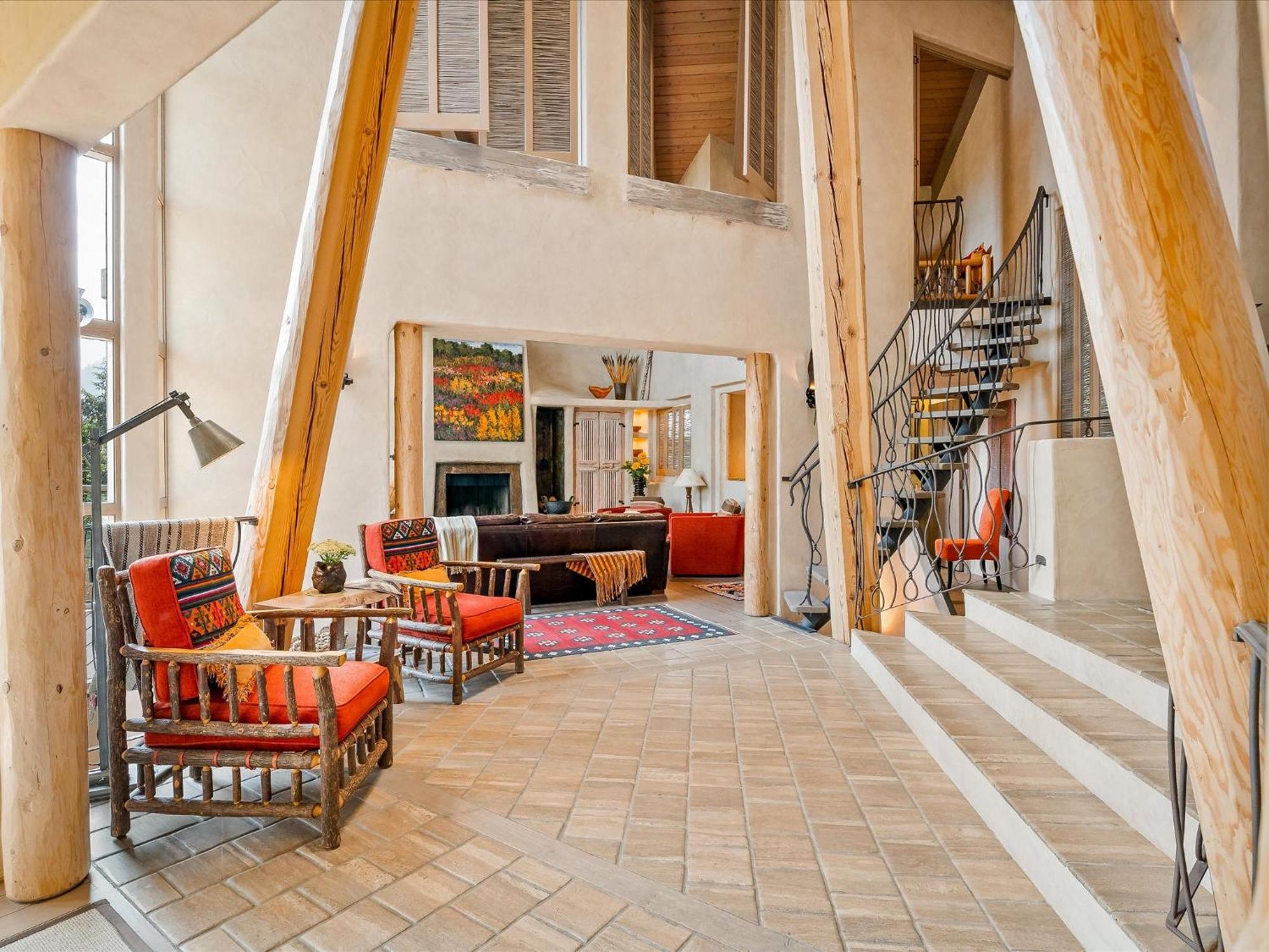 Chalet New Listing Unique Luxury 6 Bedroom Including 4 Bedrooms And Beautiful 2 Bedroom