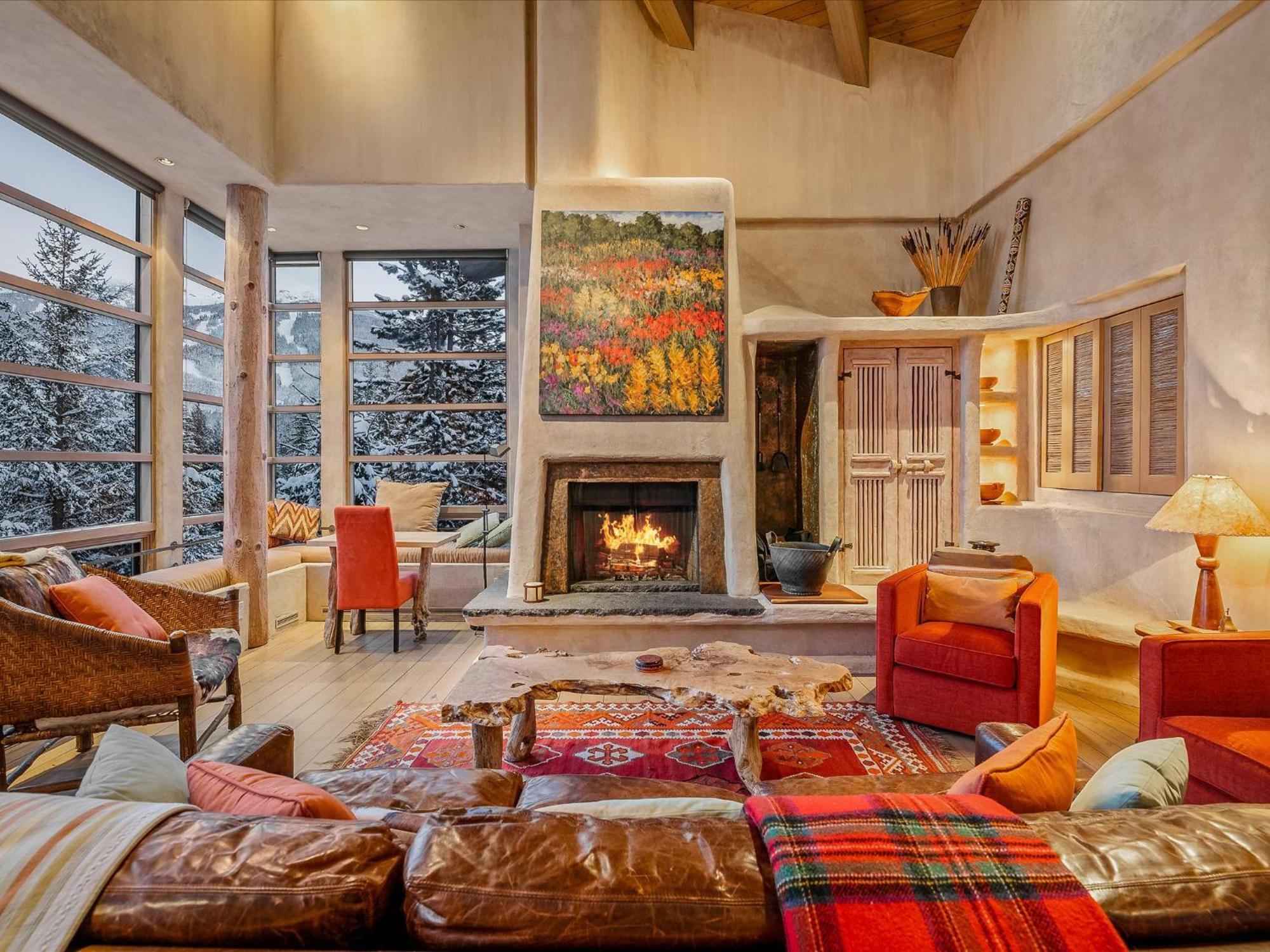 New Listing Unique Luxury 6 Bedroom Including 4 Bedrooms And Beautiful 2 Bedroom Chalet Whistler