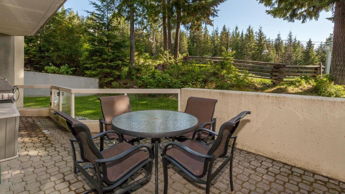 Holiday home Woodrun 108 | Ski-in Ski-out W/ Pool, Hot Tub, Parking, & Patio Near Upper Village *