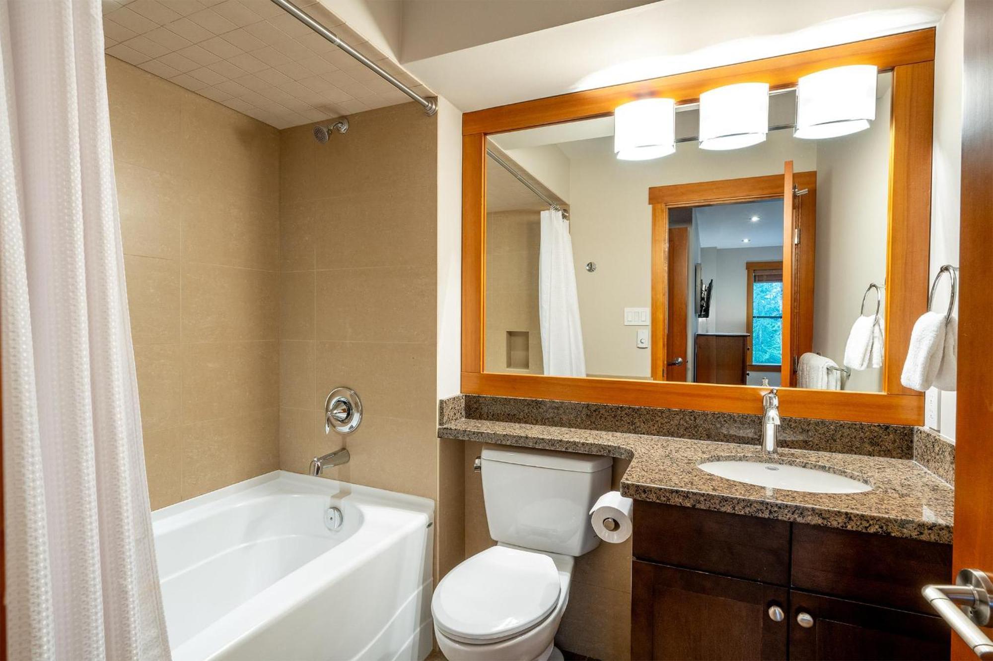 Northern Lights 15 | Family-sized Townhome W/ Sunken Hot Tub, Fireplace & Media Den