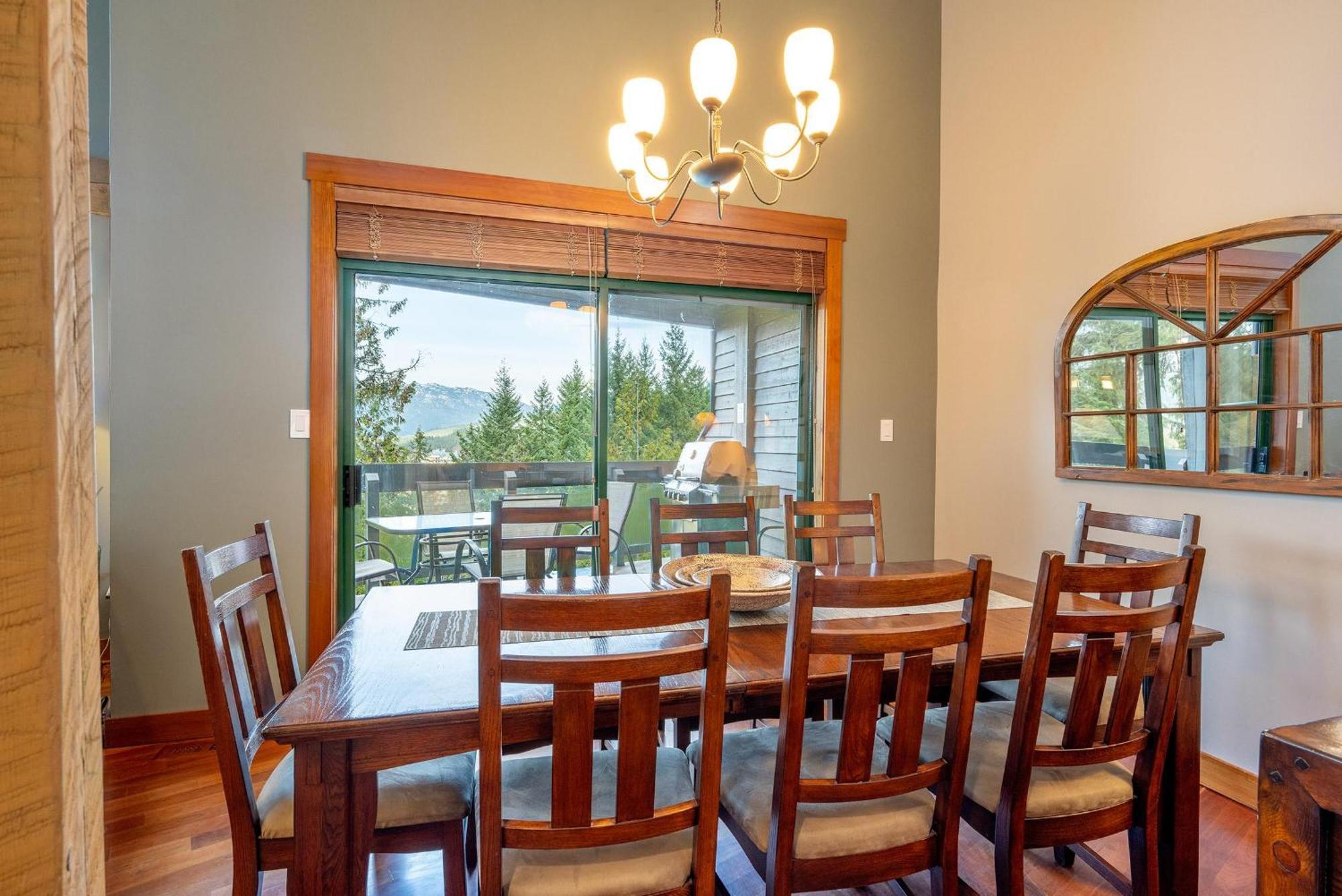 Holiday home Northern Lights 15 | Family-sized Townhome W/ Sunken Hot Tub, Fireplace & Media Den