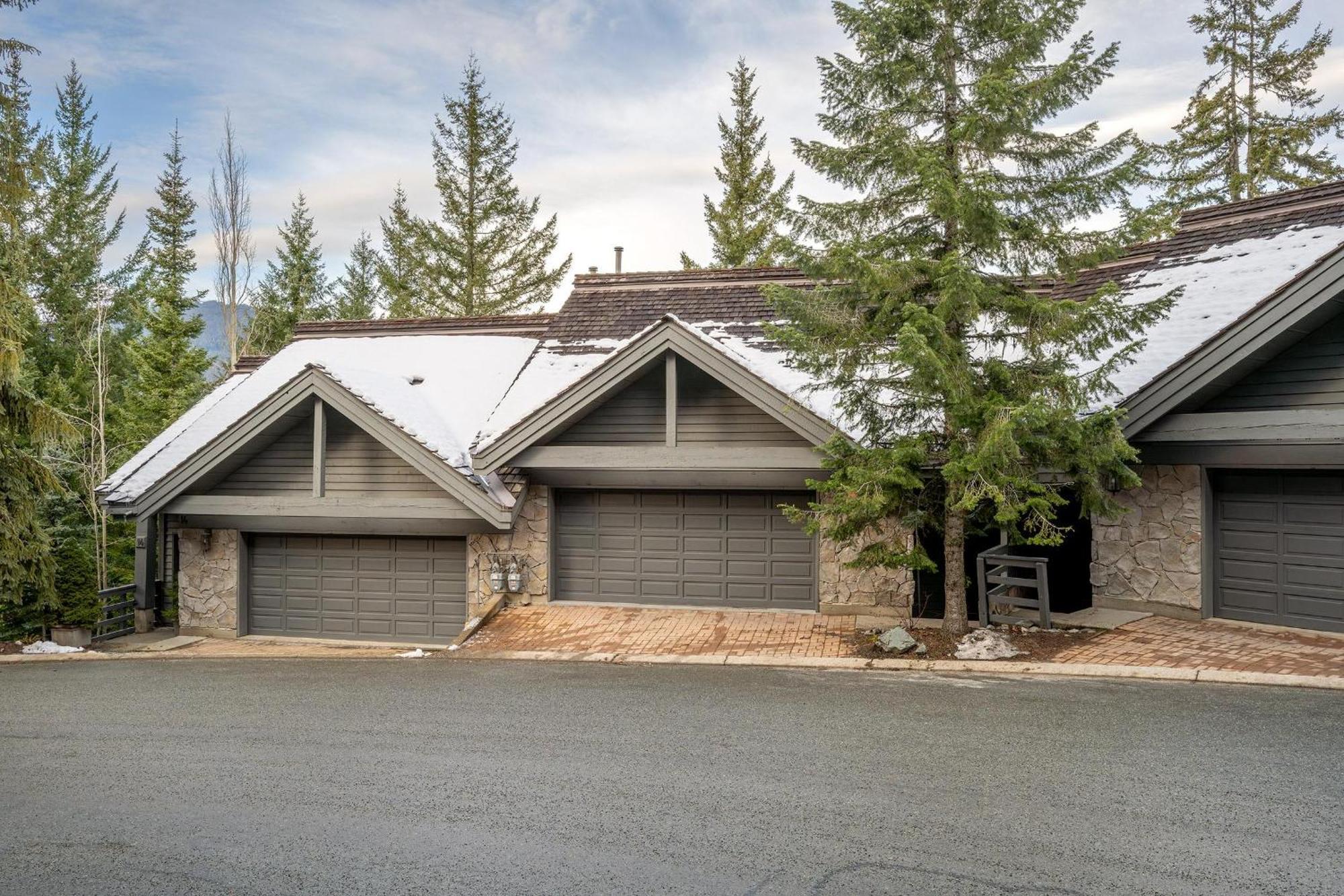 Holiday home Northern Lights 15 | Family-sized Townhome W/ Sunken Hot Tub, Fireplace & Media Den *