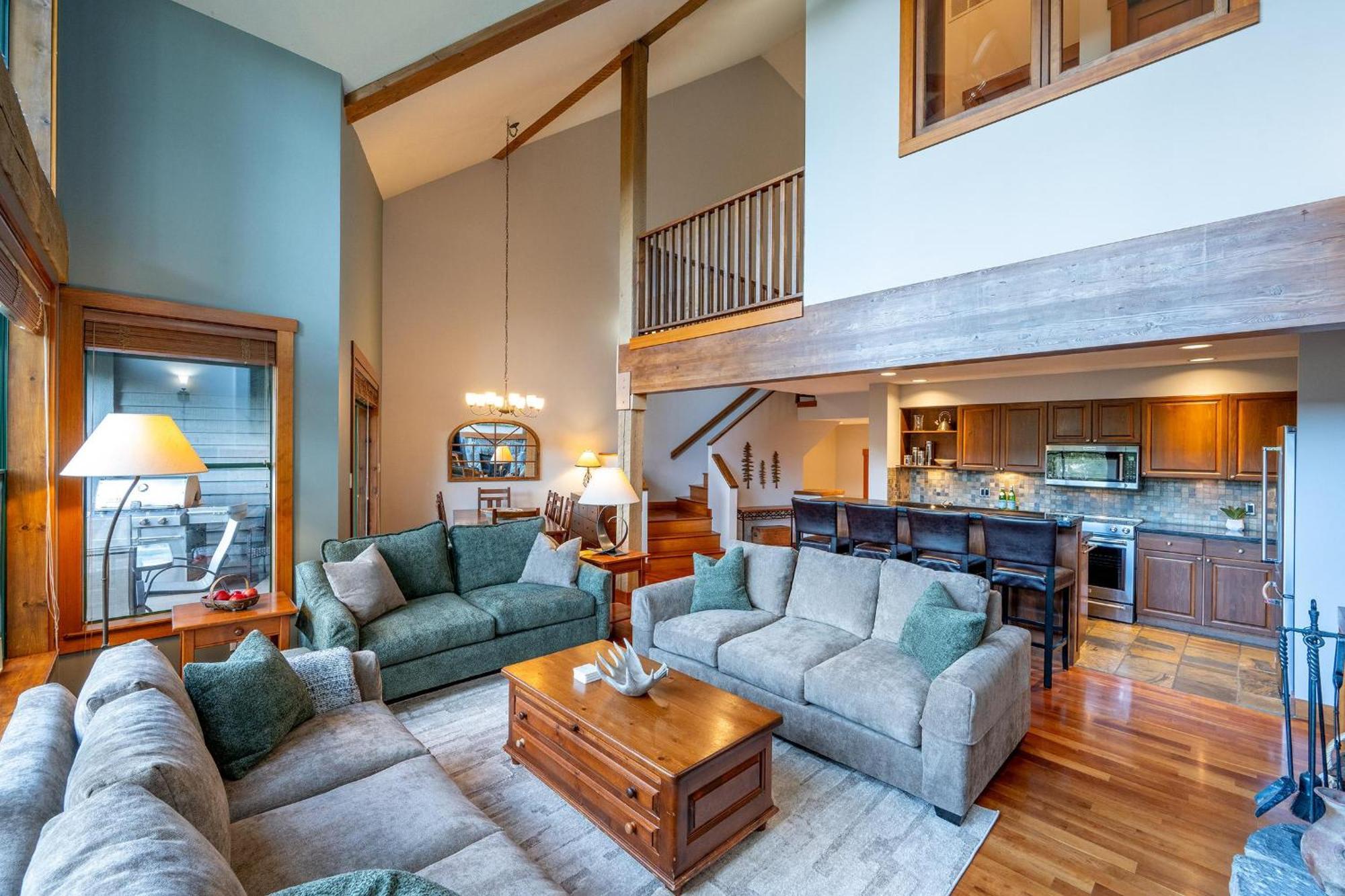 Holiday home Northern Lights 15 | Family-sized Townhome W/ Sunken Hot Tub, Fireplace & Media Den Whistler