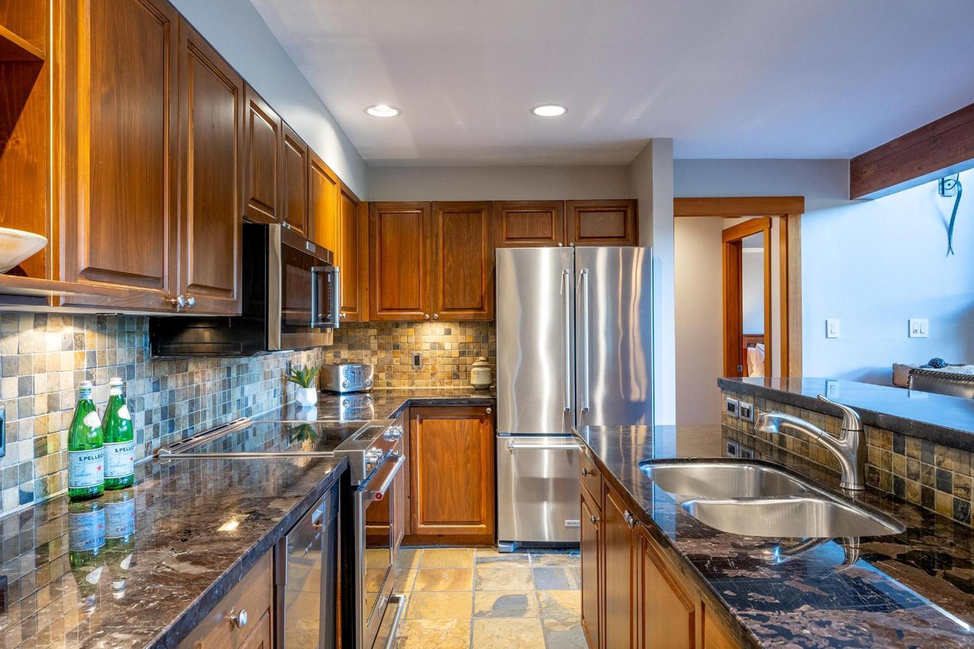 Northern Lights 15 | Family-sized Townhome W/ Sunken Hot Tub, Fireplace & Media Den