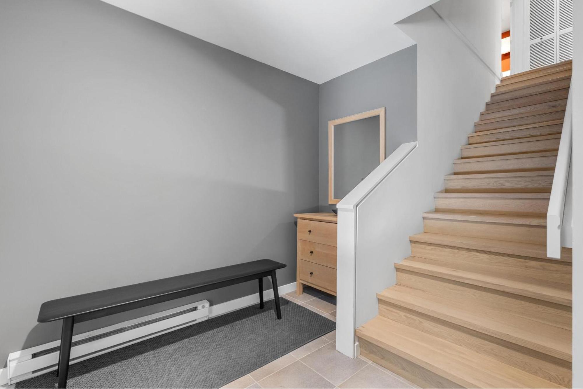Gleneagle 9 | Stylish Townhome In An Excellent Location Near To Hill And Lost Park *