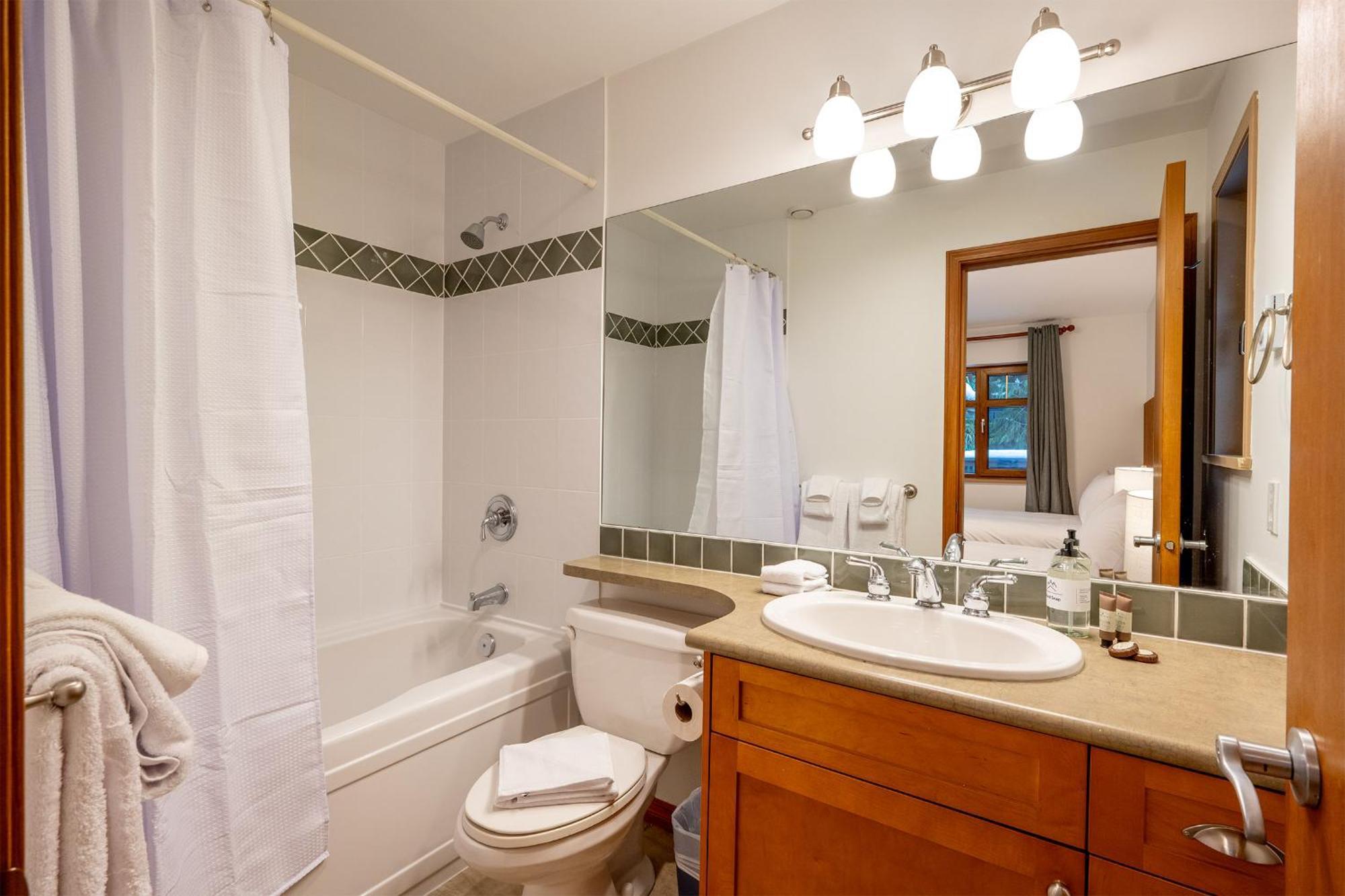 Lodge Alpine Retreat Whistler