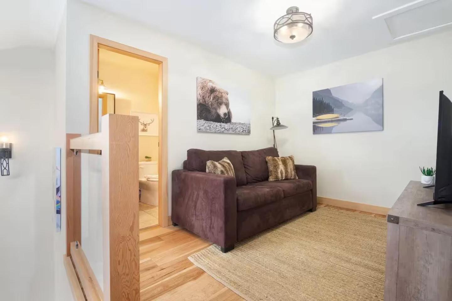 Apartment Large Village Loft With Private Hot Tub And Private Sauna *