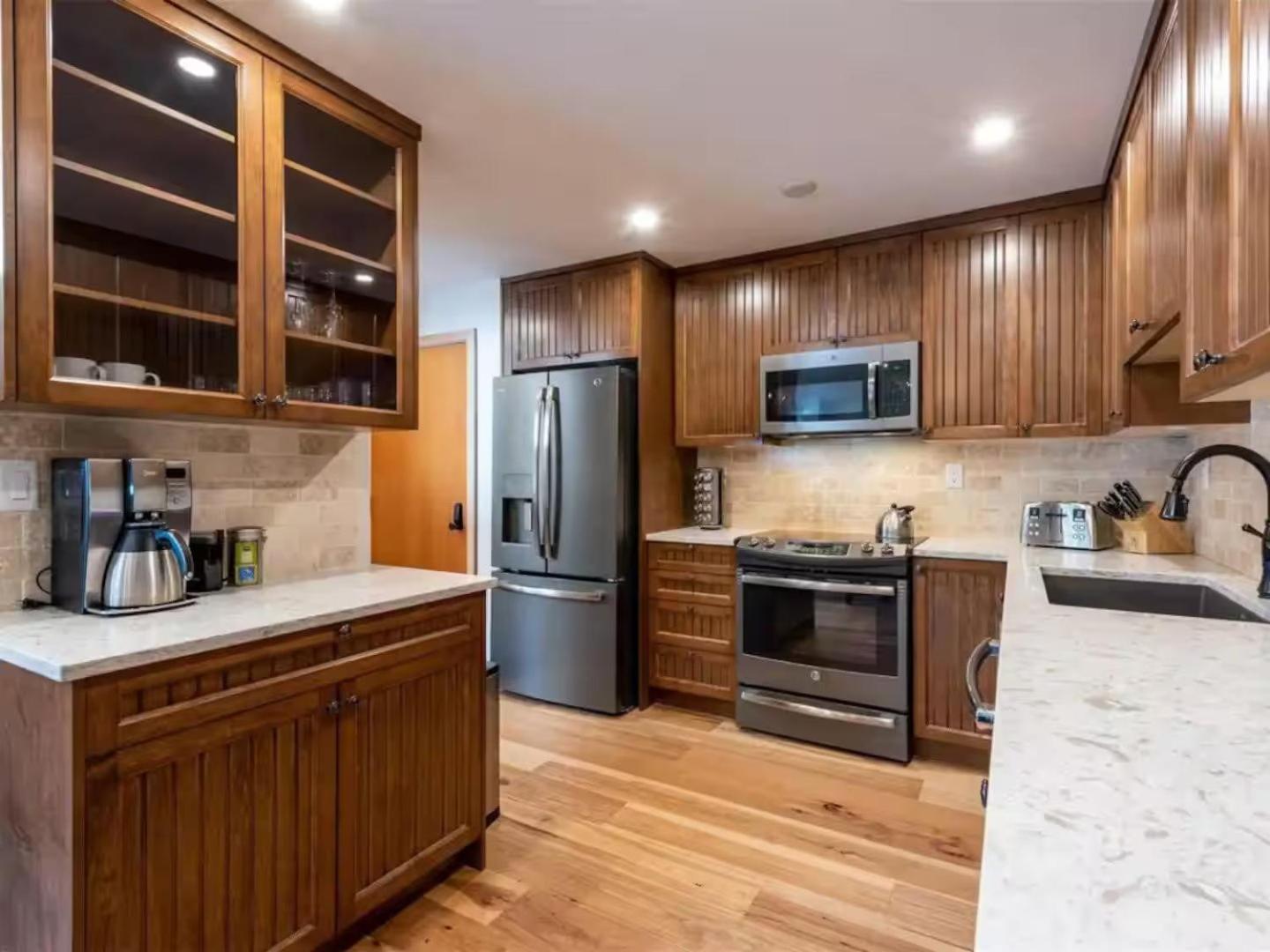 Large Village Loft With Private Hot Tub And Private Sauna Whistler