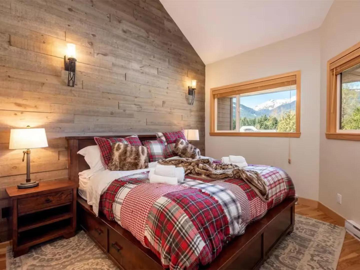 Large Village Loft With Private Hot Tub And Private Sauna Apartment Whistler