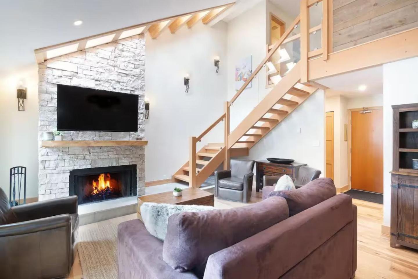 Apartment Large Village Loft With Private Hot Tub And Private Sauna
