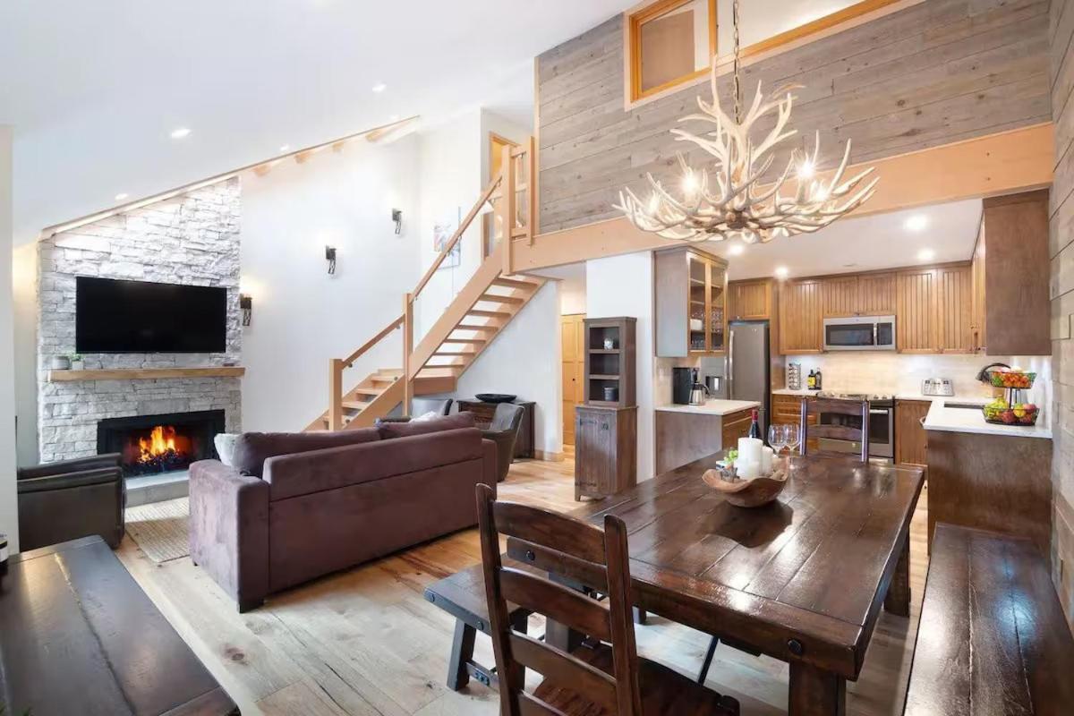 Apartment Large Village Loft With Private Hot Tub And Private Sauna Whistler
