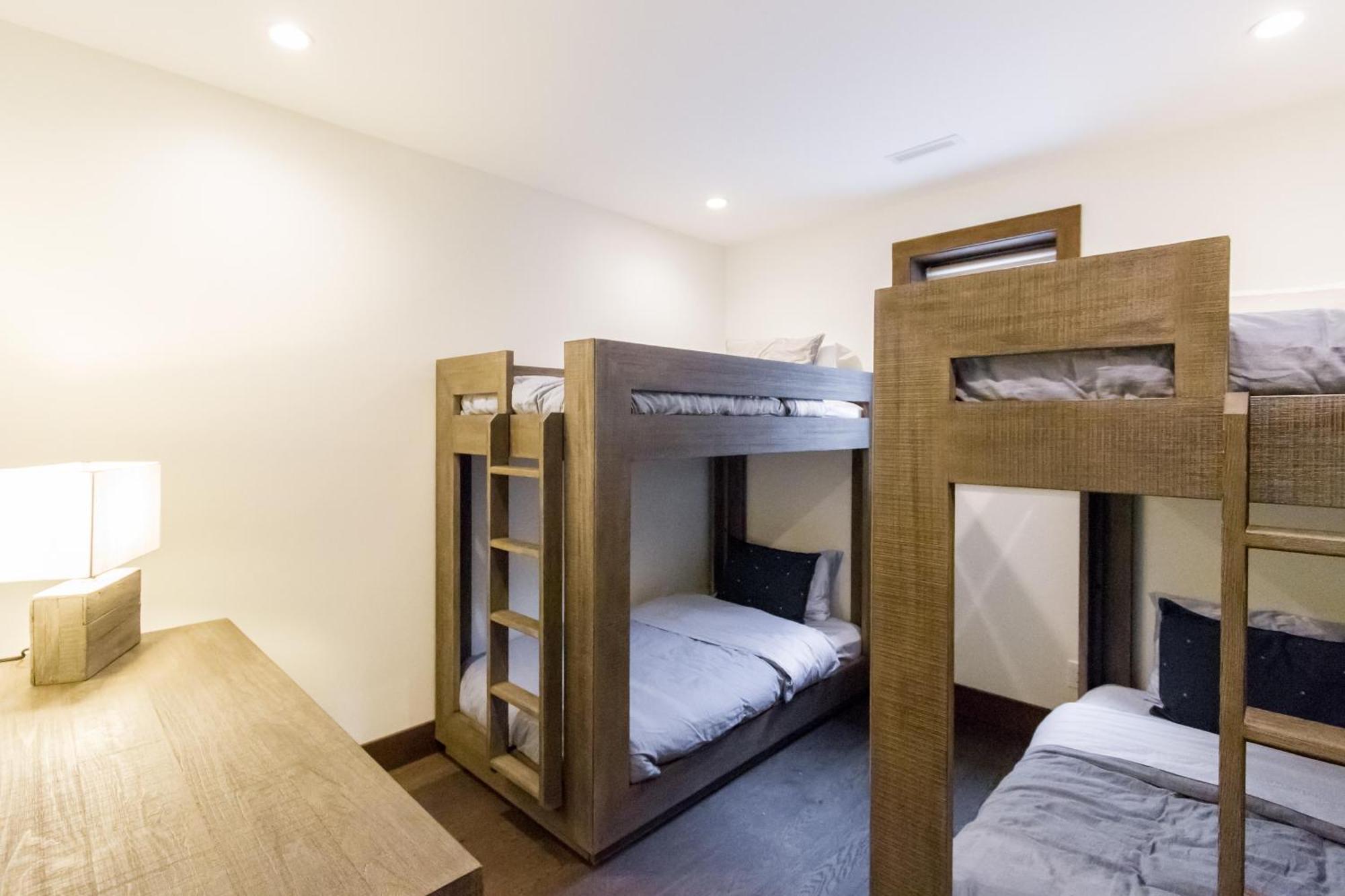 Chalet 3354 Peak Drive Whistler