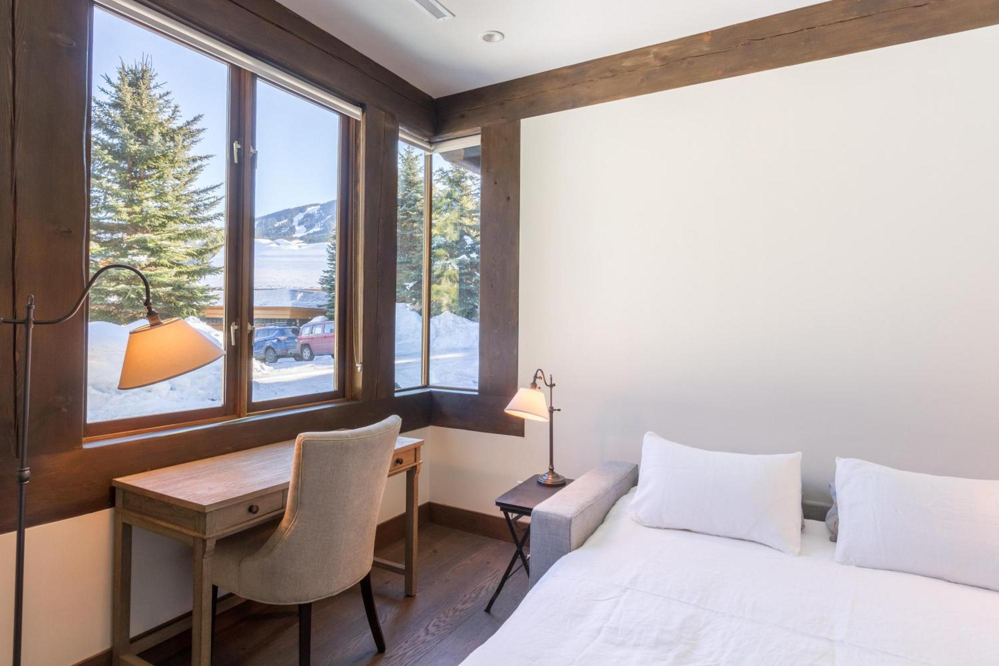 3354 Peak Drive Chalet *