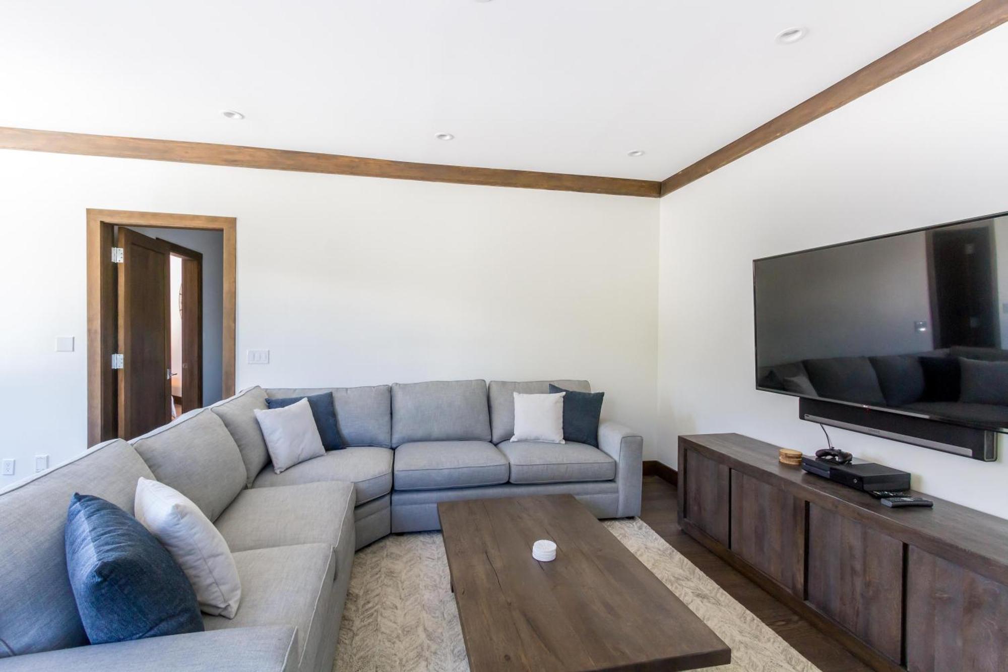 3354 Peak Drive Chalet Whistler