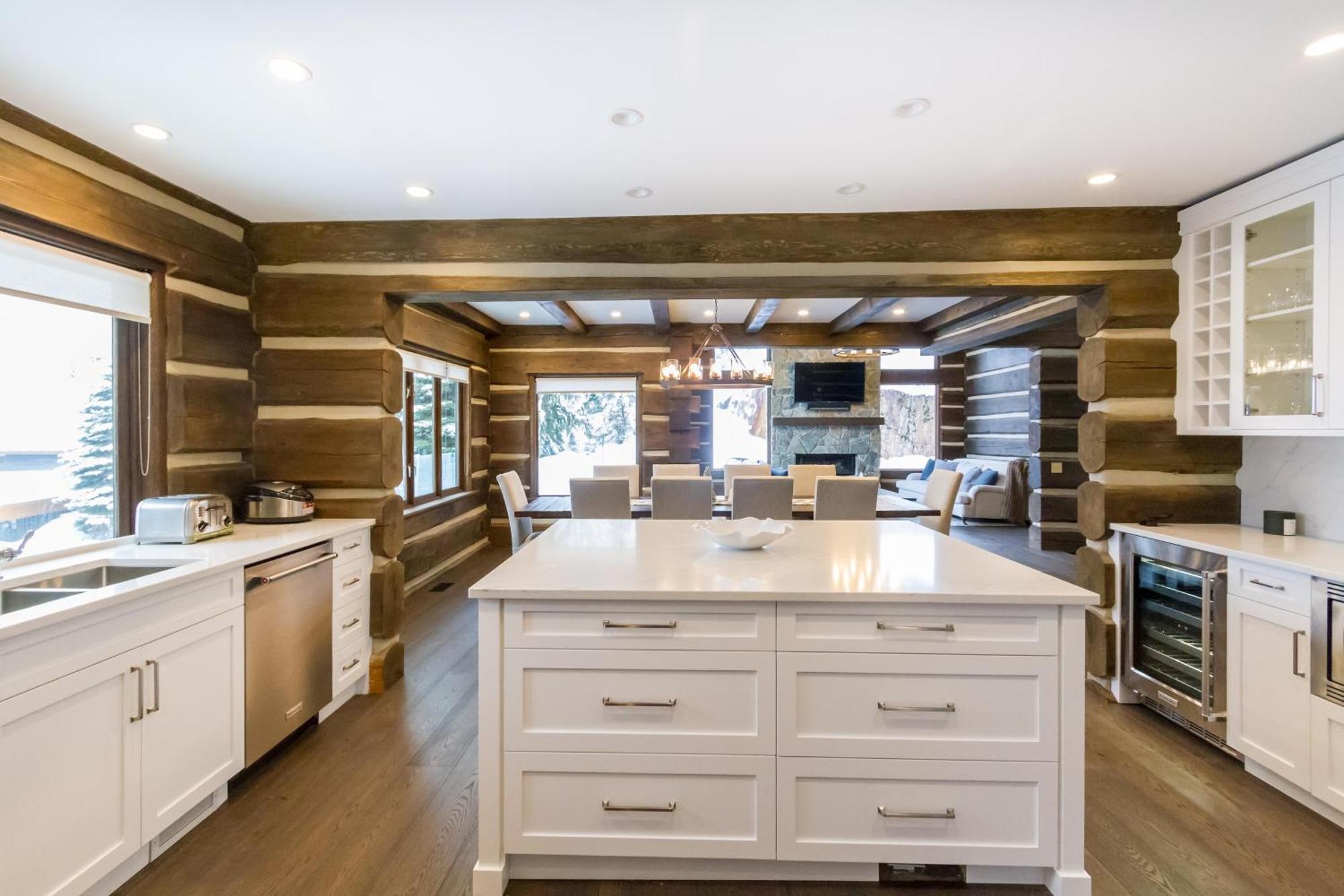 3354 Peak Drive