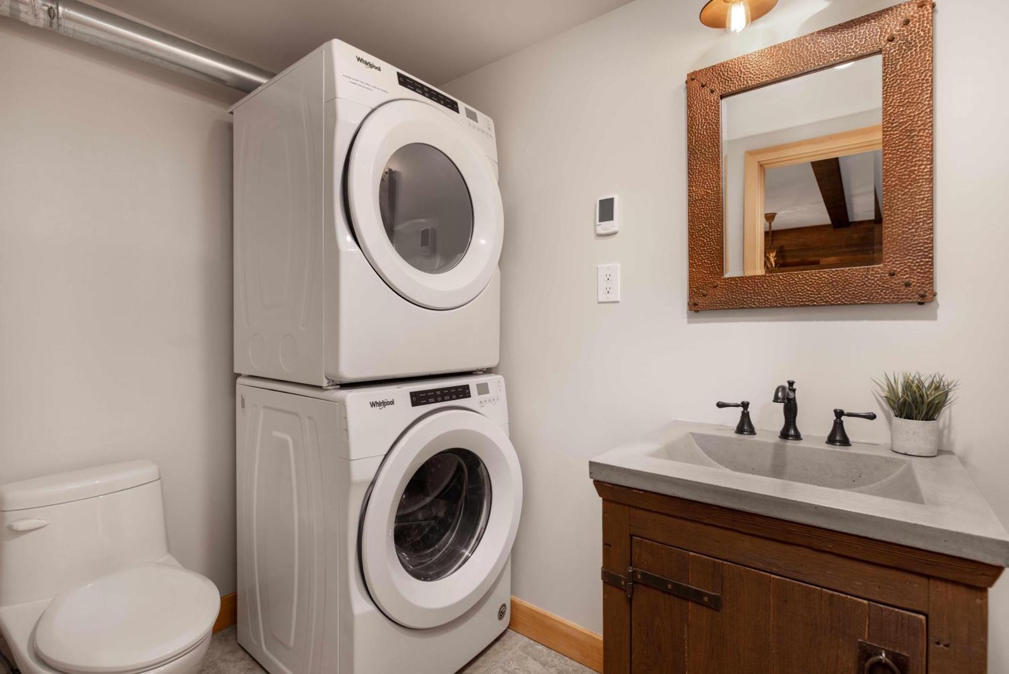 Hearthstone 2 | Stylish Cental Village Close To Lifts With Sauna & Parking * Whistler