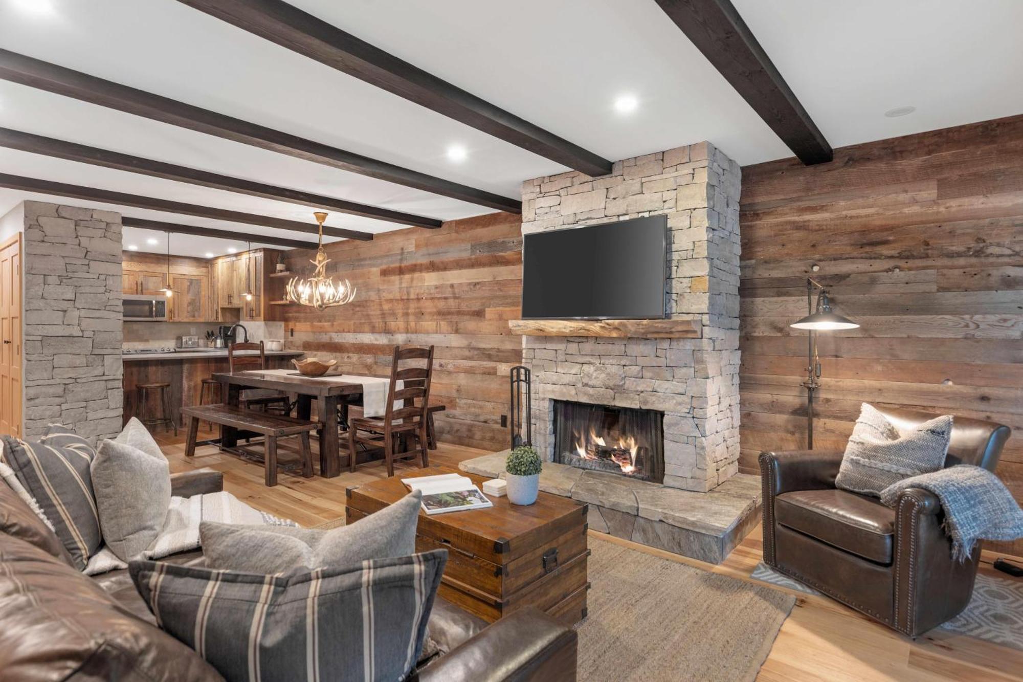 Holiday home Hearthstone 2 | Stylish Cental Village Close To Lifts With Sauna & Parking Whistler