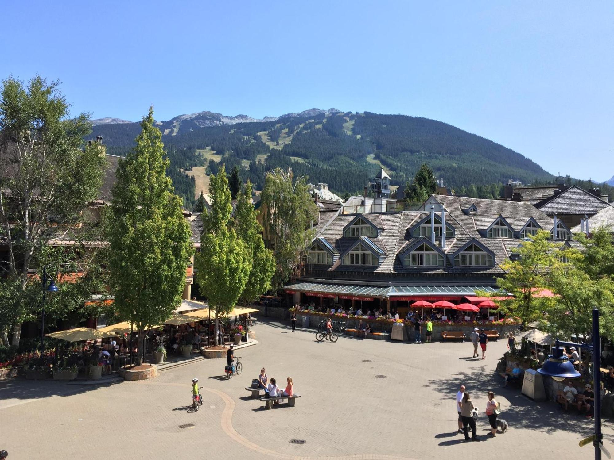 Hearthstone 2 | Stylish Cental Village Close To Lifts With Sauna & Parking *