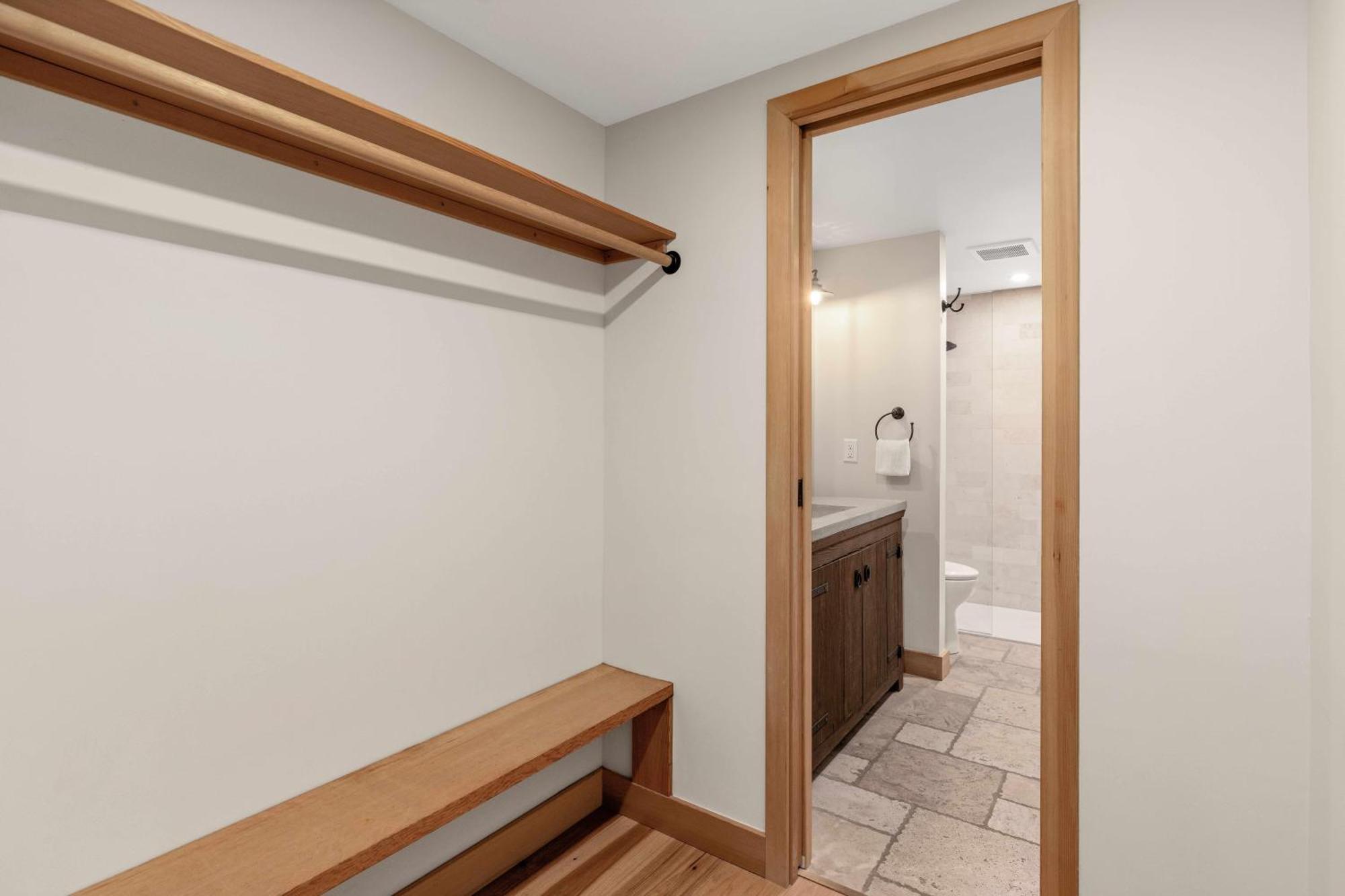 Hearthstone 2 | Stylish Cental Village Close To Lifts With Sauna & Parking