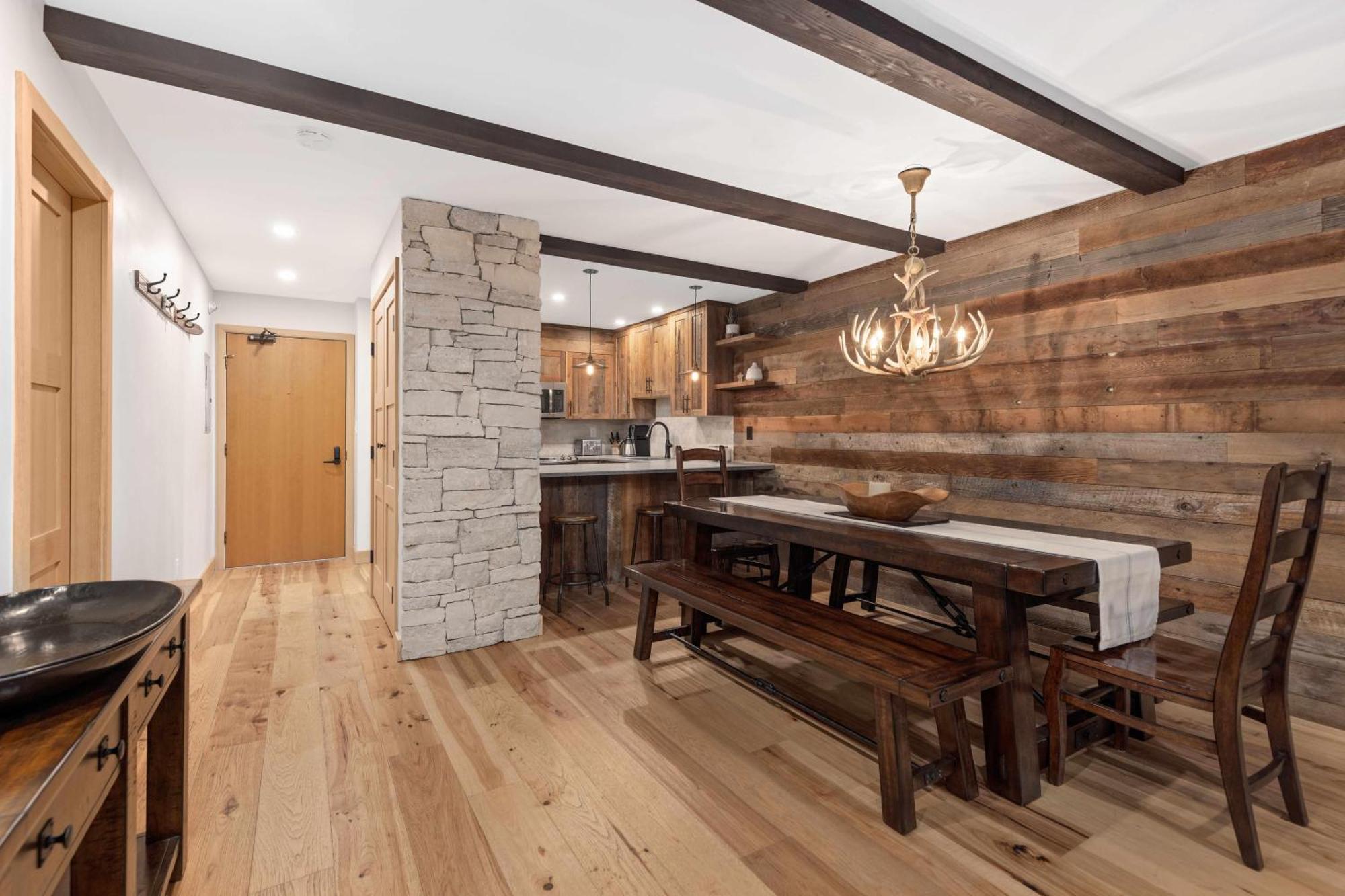 Hearthstone 2 | Stylish Cental Village Close To Lifts With Sauna & Parking
