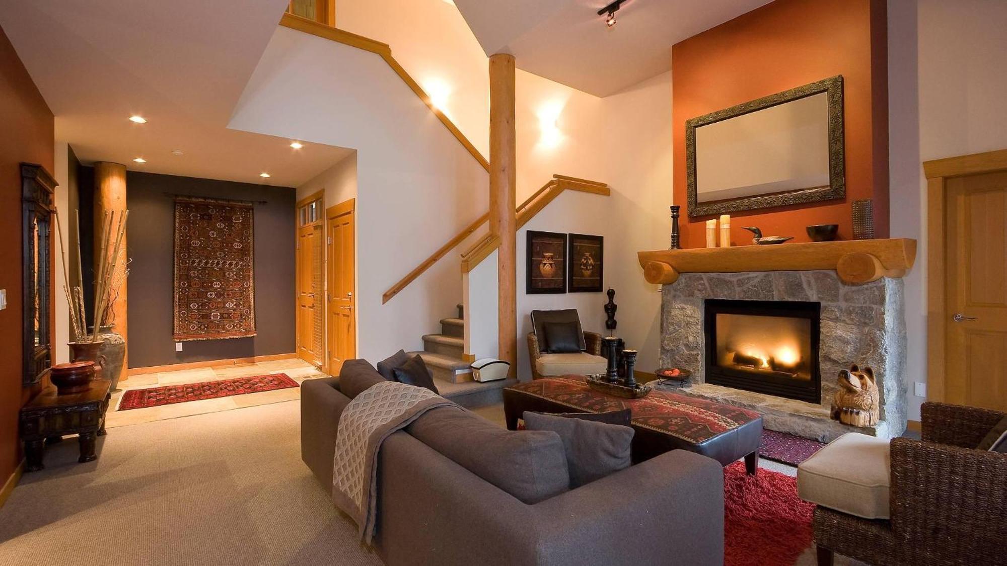 Goldenwood 8336 | Family-sized Townhome With Private Hot Tub, Secure Parking & Golf Course Views *