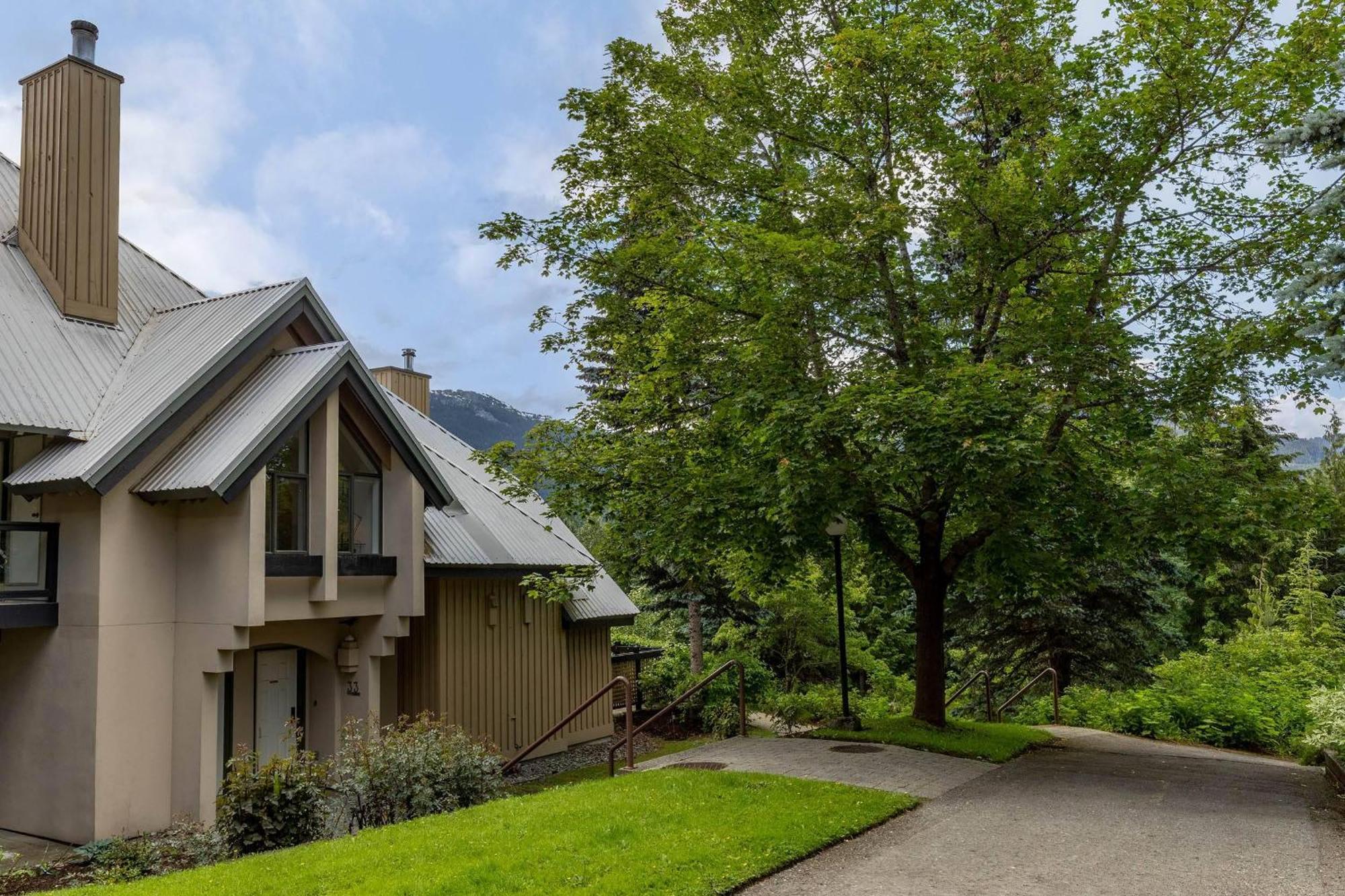 Wintergreen 34 | Townhome A Short Walk To Skiing & Blackcomb Gondola, Secure Parking Holiday home