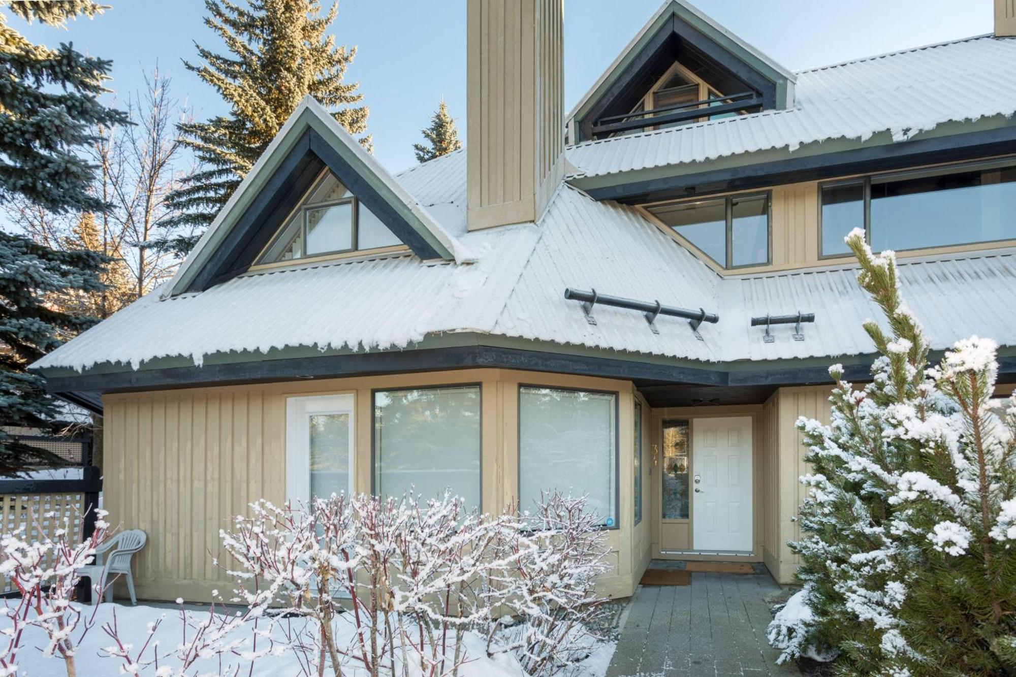 Holiday home Wintergreen 34 | Townhome A Short Walk To Skiing & Blackcomb Gondola, Secure Parking