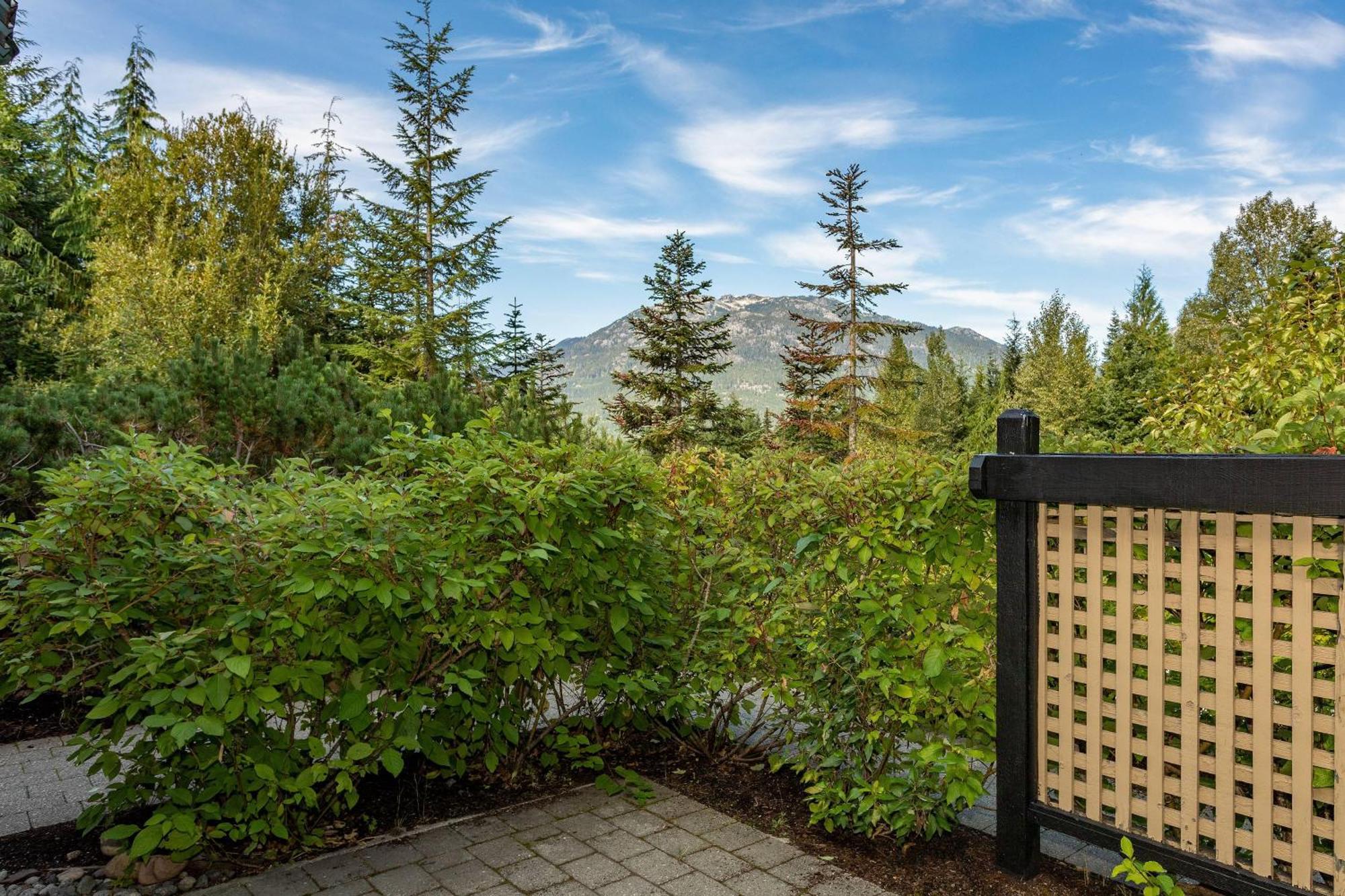 Wintergreen 34 | Townhome A Short Walk To Skiing & Blackcomb Gondola, Secure Parking Holiday home Whistler