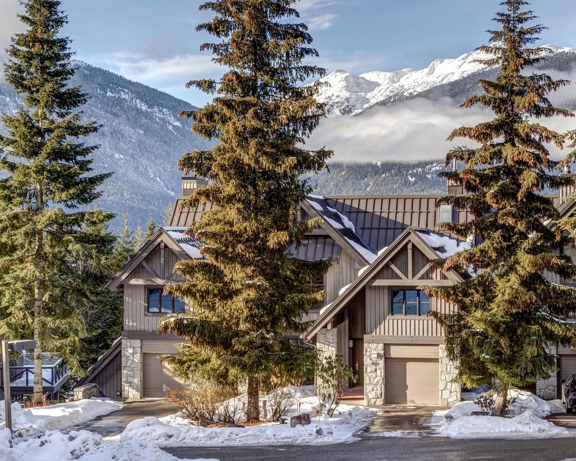 Pinnacle Ridge 03 Whistler