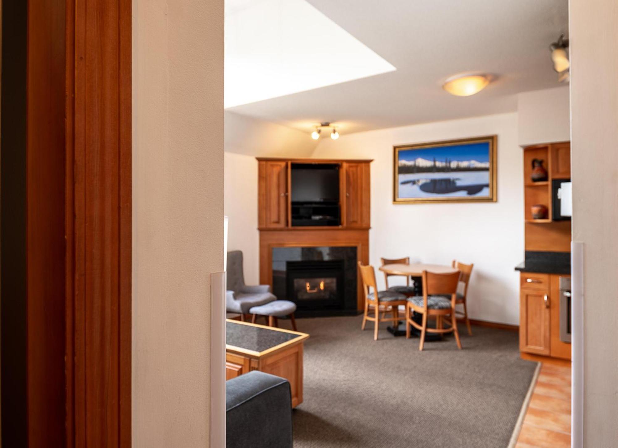 Alpenglow One Bedroom Penthouse By Mva