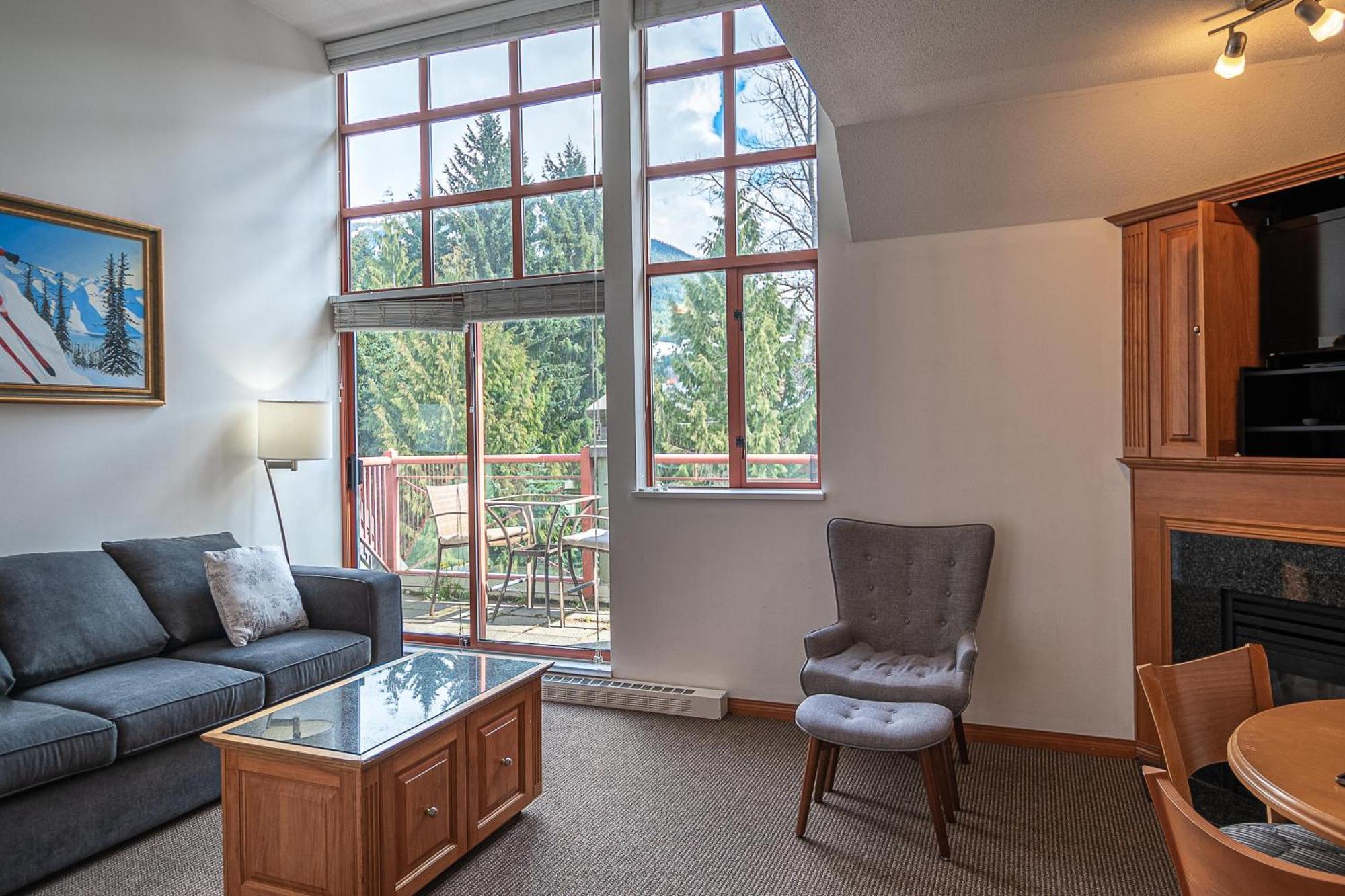 Alpenglow One Bedroom Penthouse By Mva Holiday home Whistler