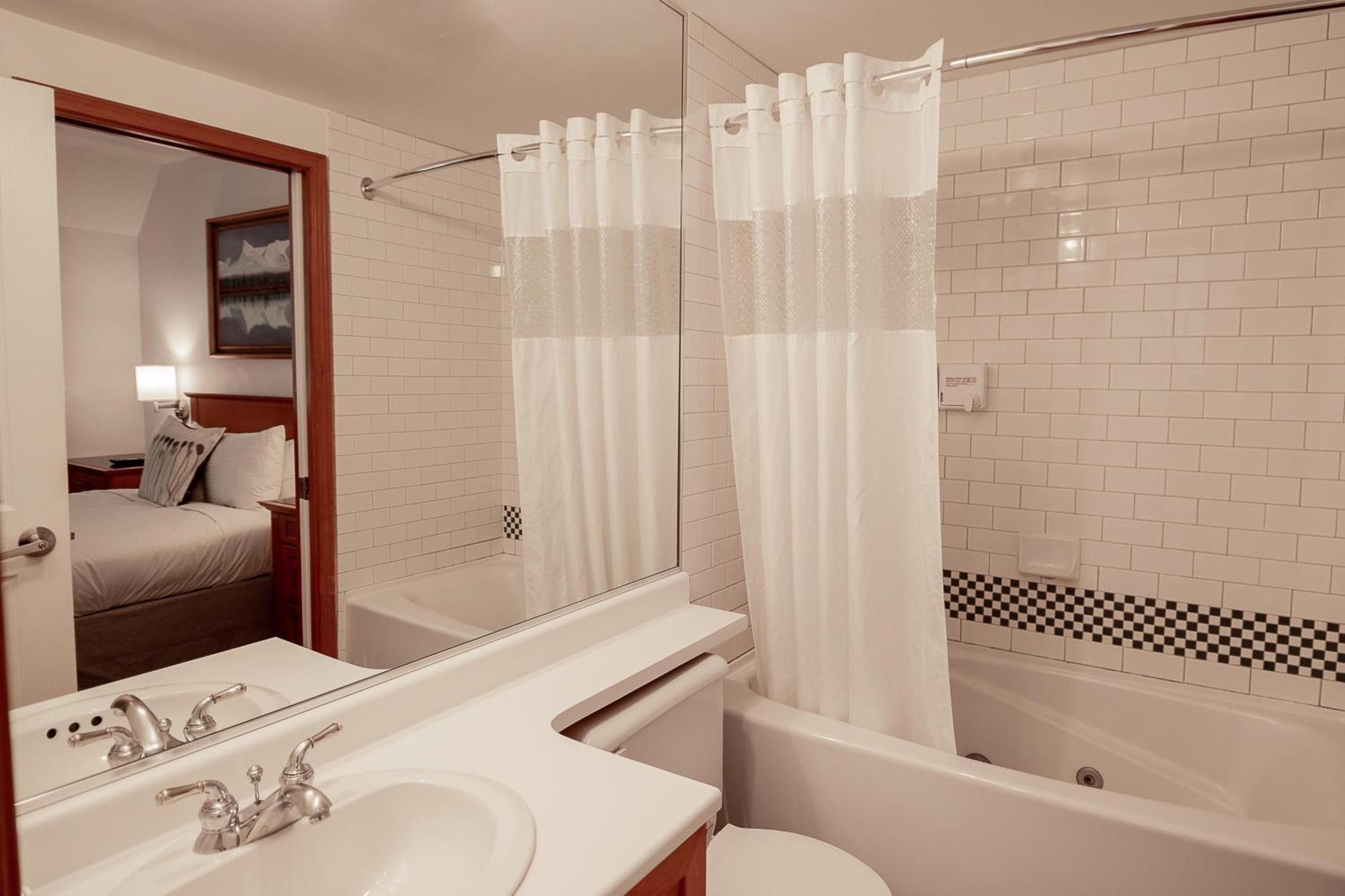 Alpenglow One Bedroom Penthouse By Mva * Whistler