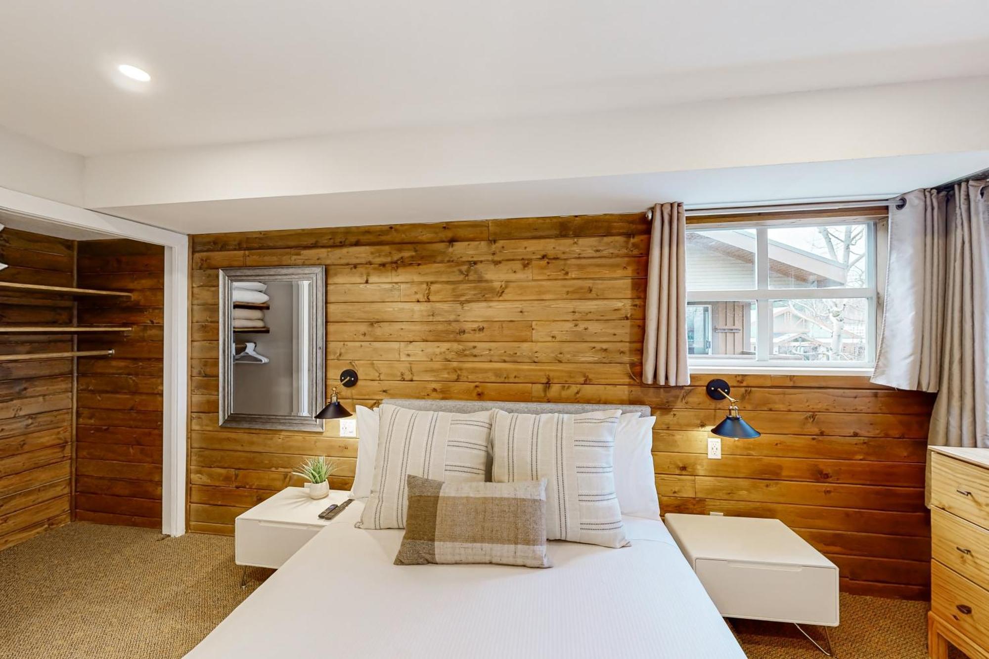 Apartment Marketplace 326