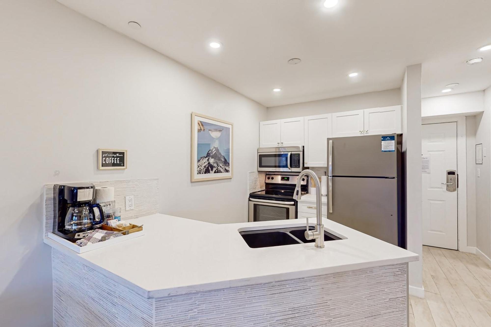Apartment Marketplace 326