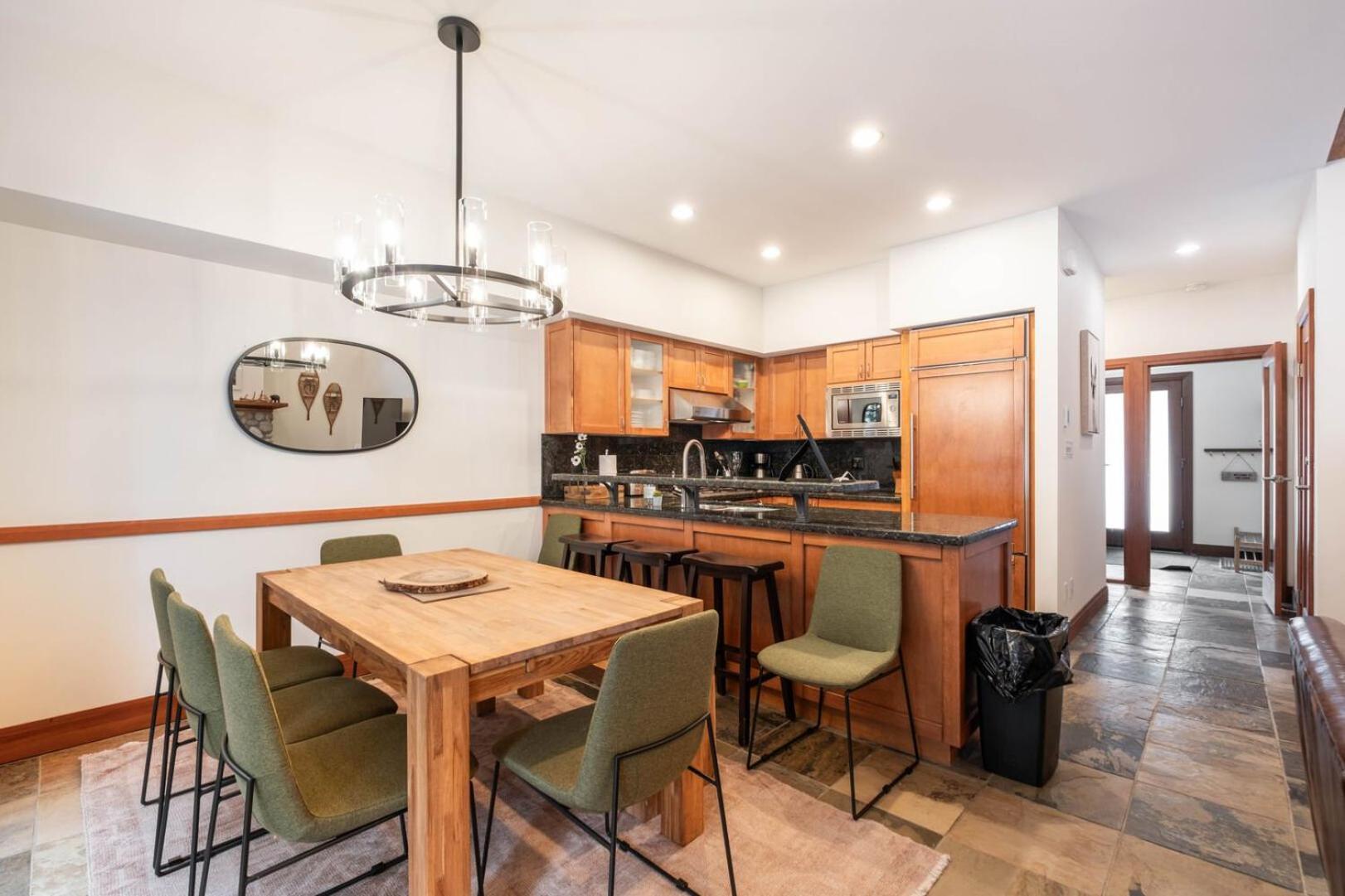 Montebello 4877 By Outpost Whistler