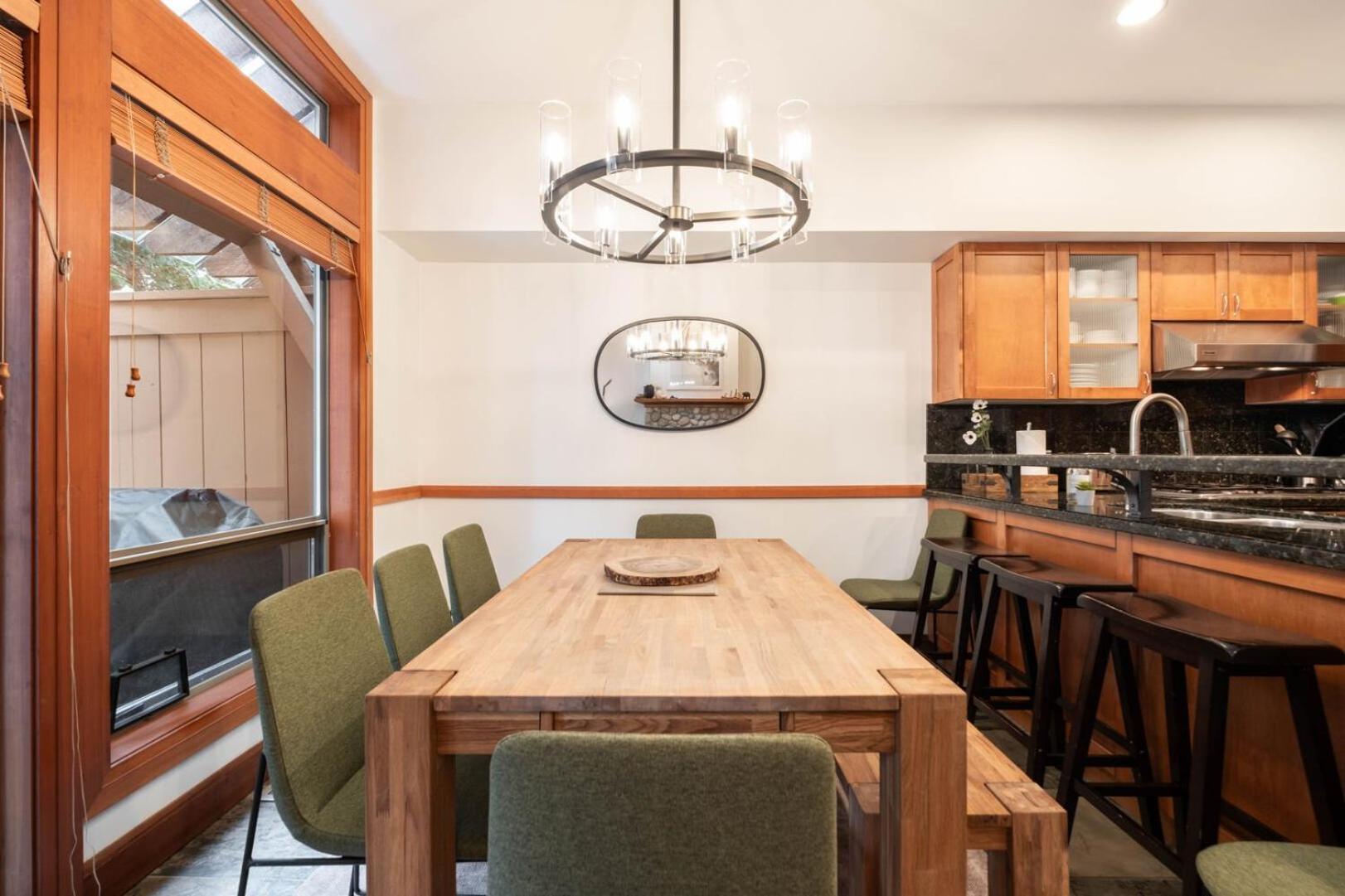 Montebello 4877 By Outpost Holiday home Whistler