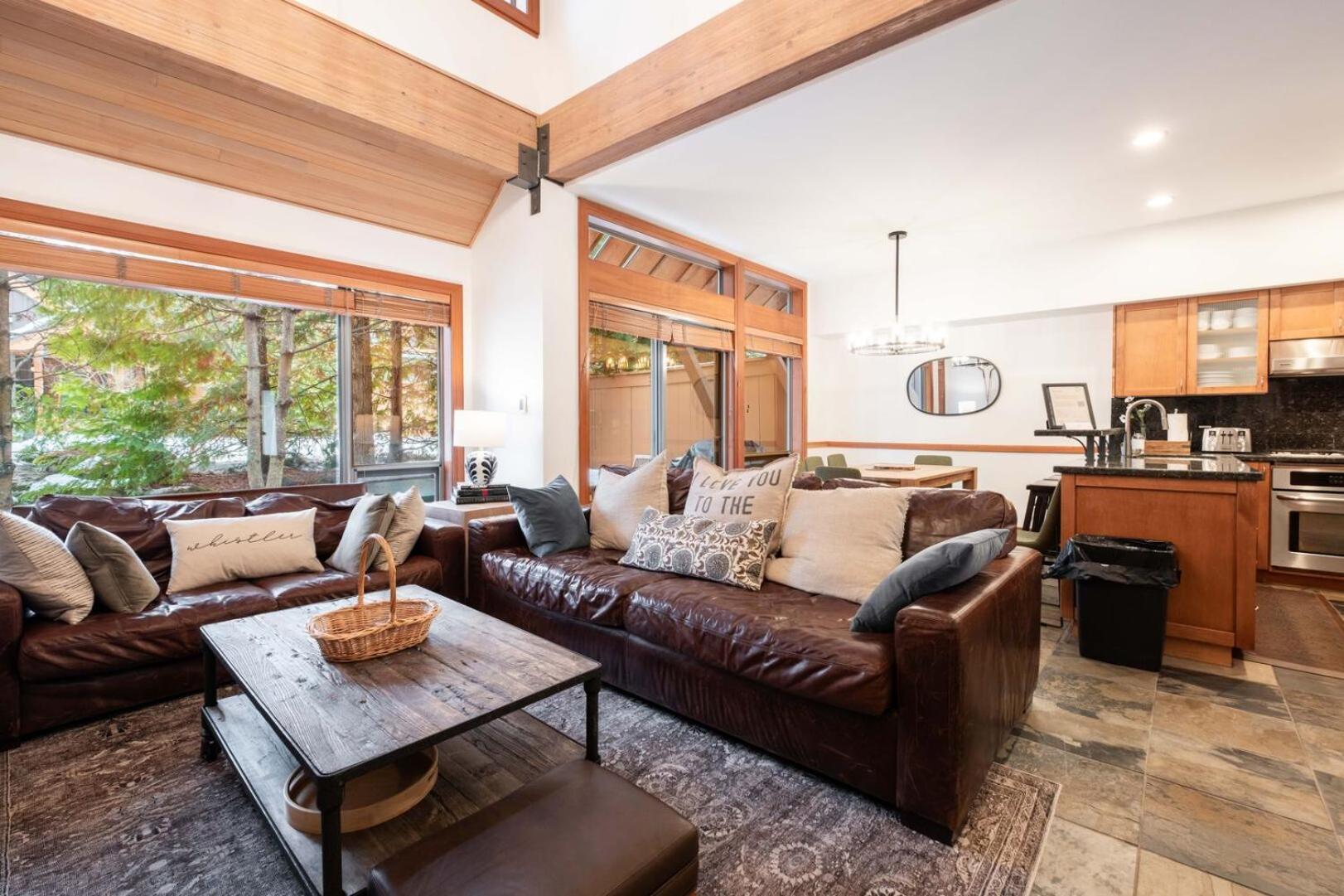 Montebello 4877 By Outpost Whistler