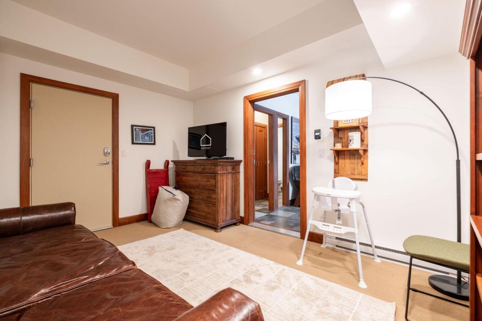 Montebello 4877 By Outpost Holiday home Whistler
