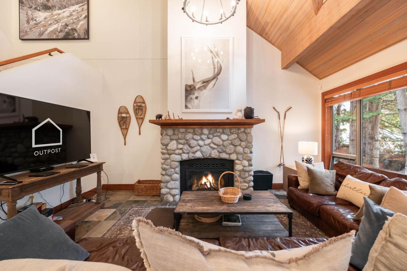 Montebello 4877 By Outpost Holiday home Whistler