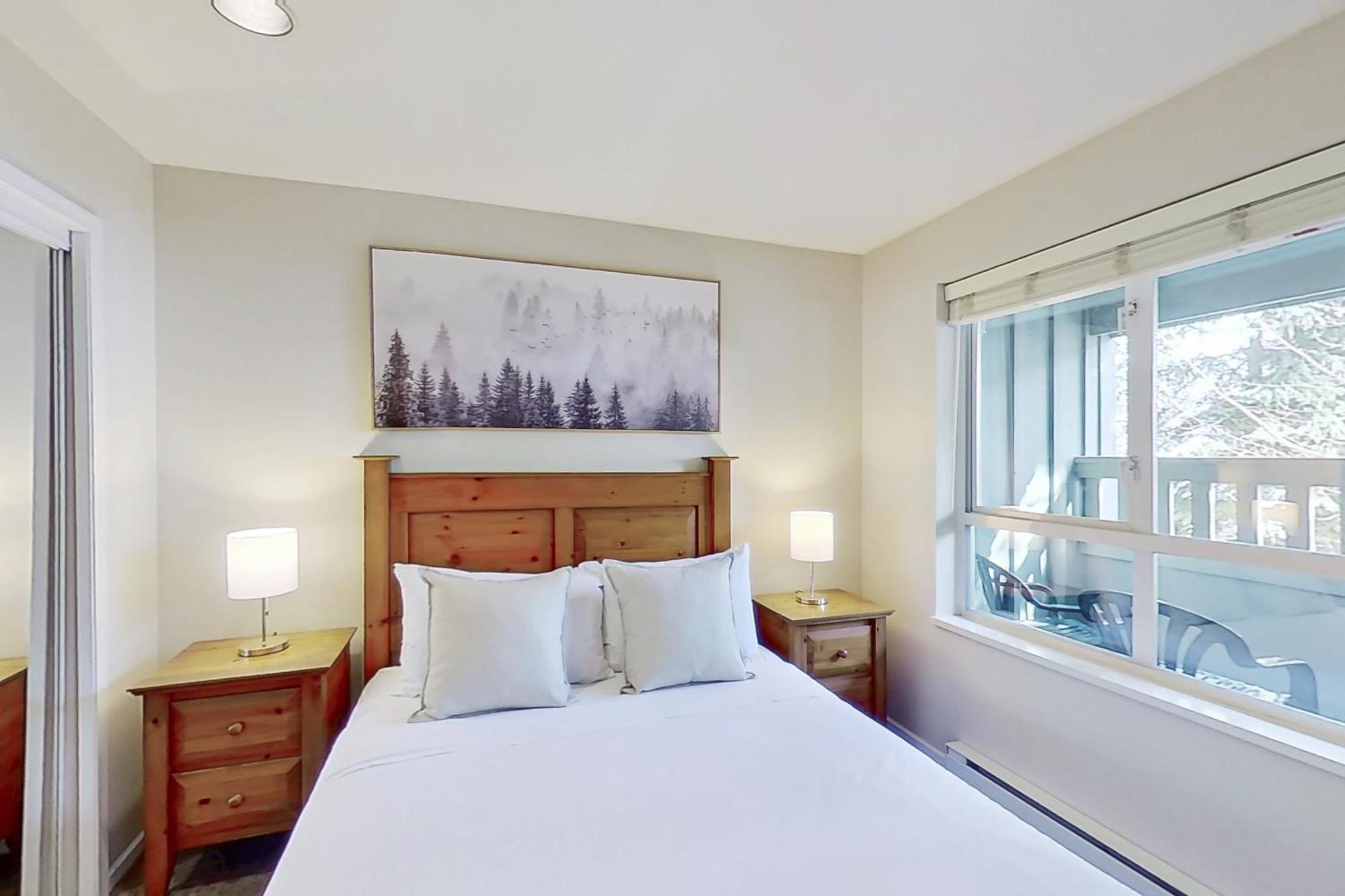 Town Plaza Apartment *