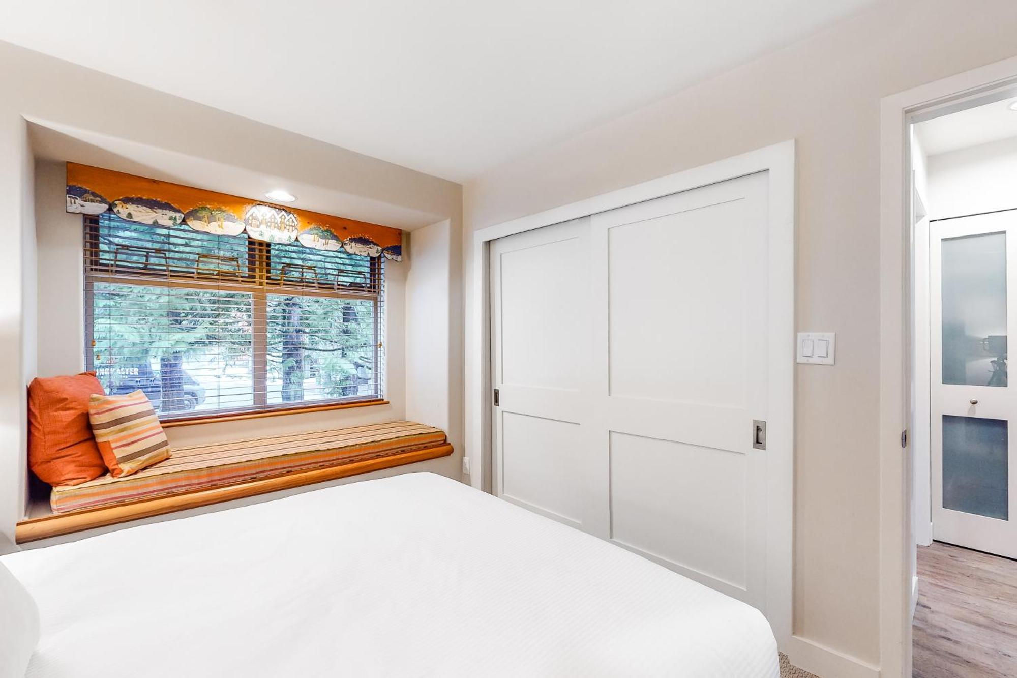 Placid Coach House 16 Apartment Whistler