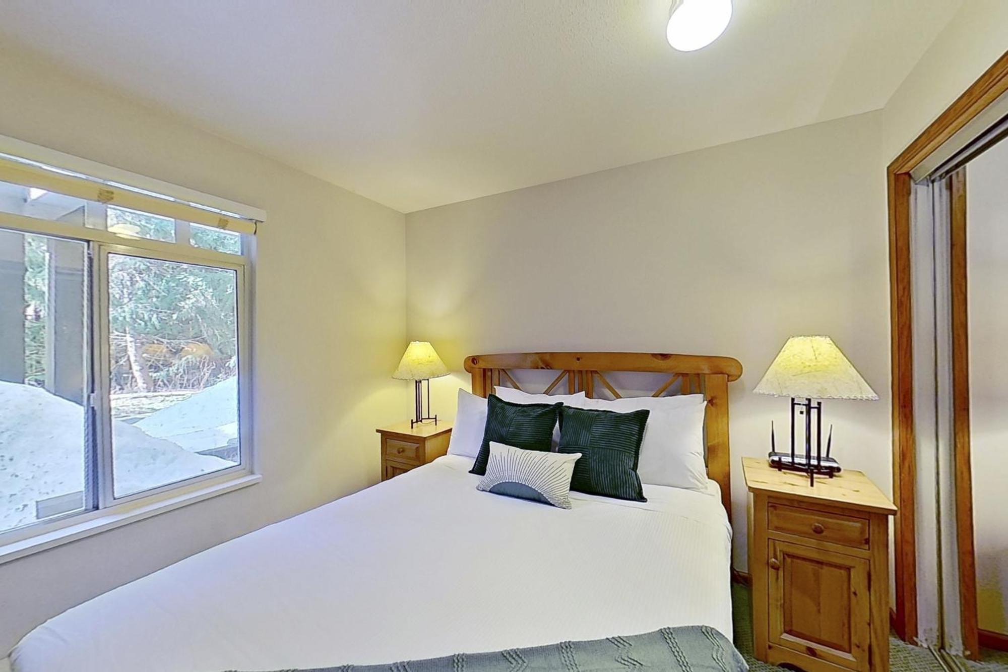 Lagoons At Stoney Creek Apartment *