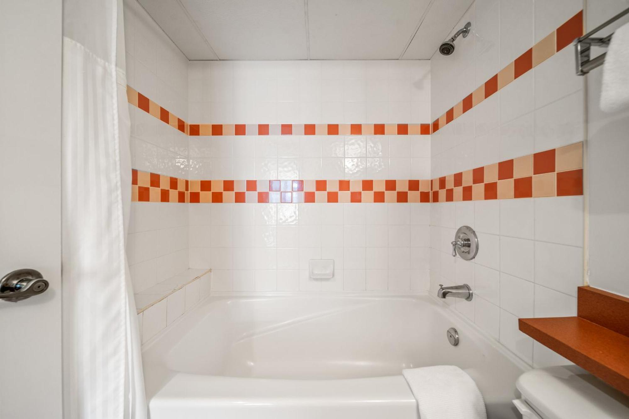 Mid Century Modern - W Pool & Hot Tub Whistler