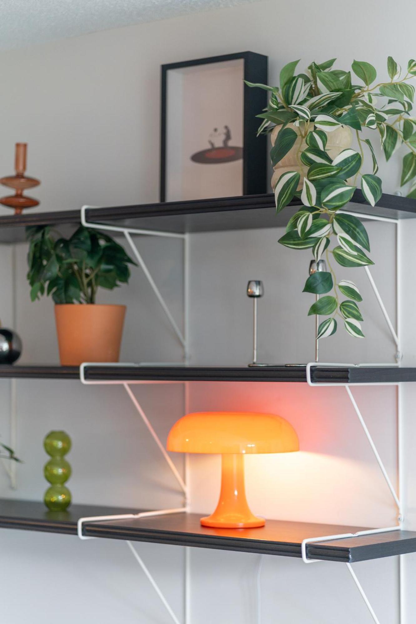 Apartment Mid Century Modern - W Pool & Hot Tub Whistler